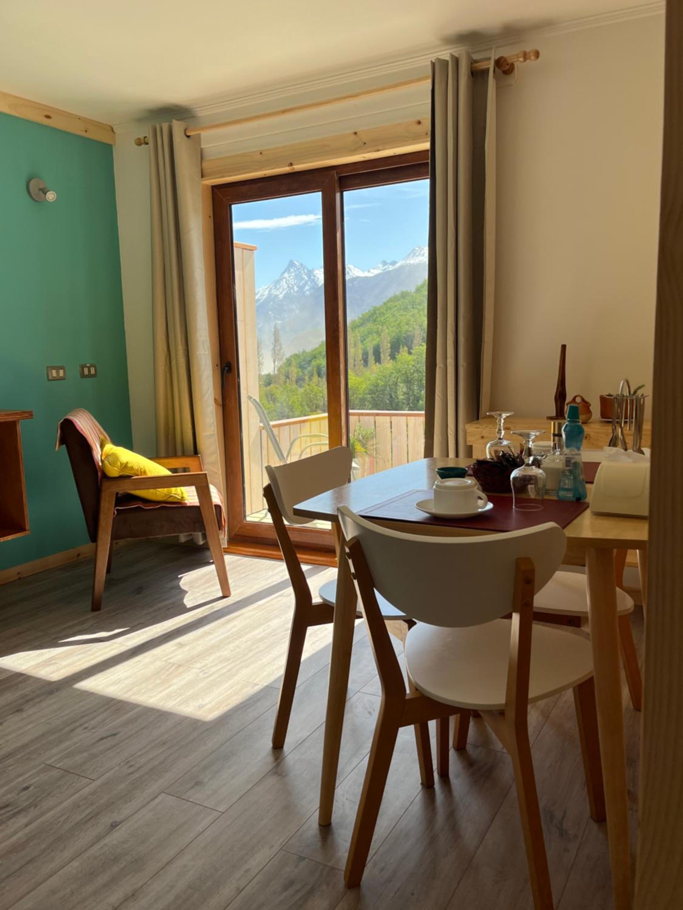 Double or Twin Room with Mountain View photo 2