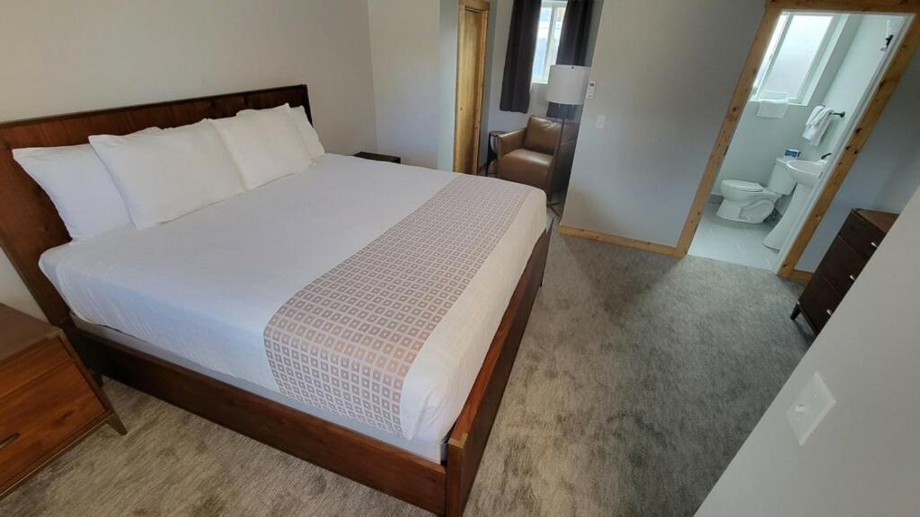 King Suite - Photo 4