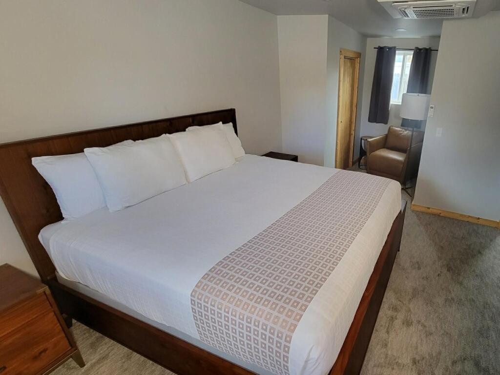 King Suite - Photo 1