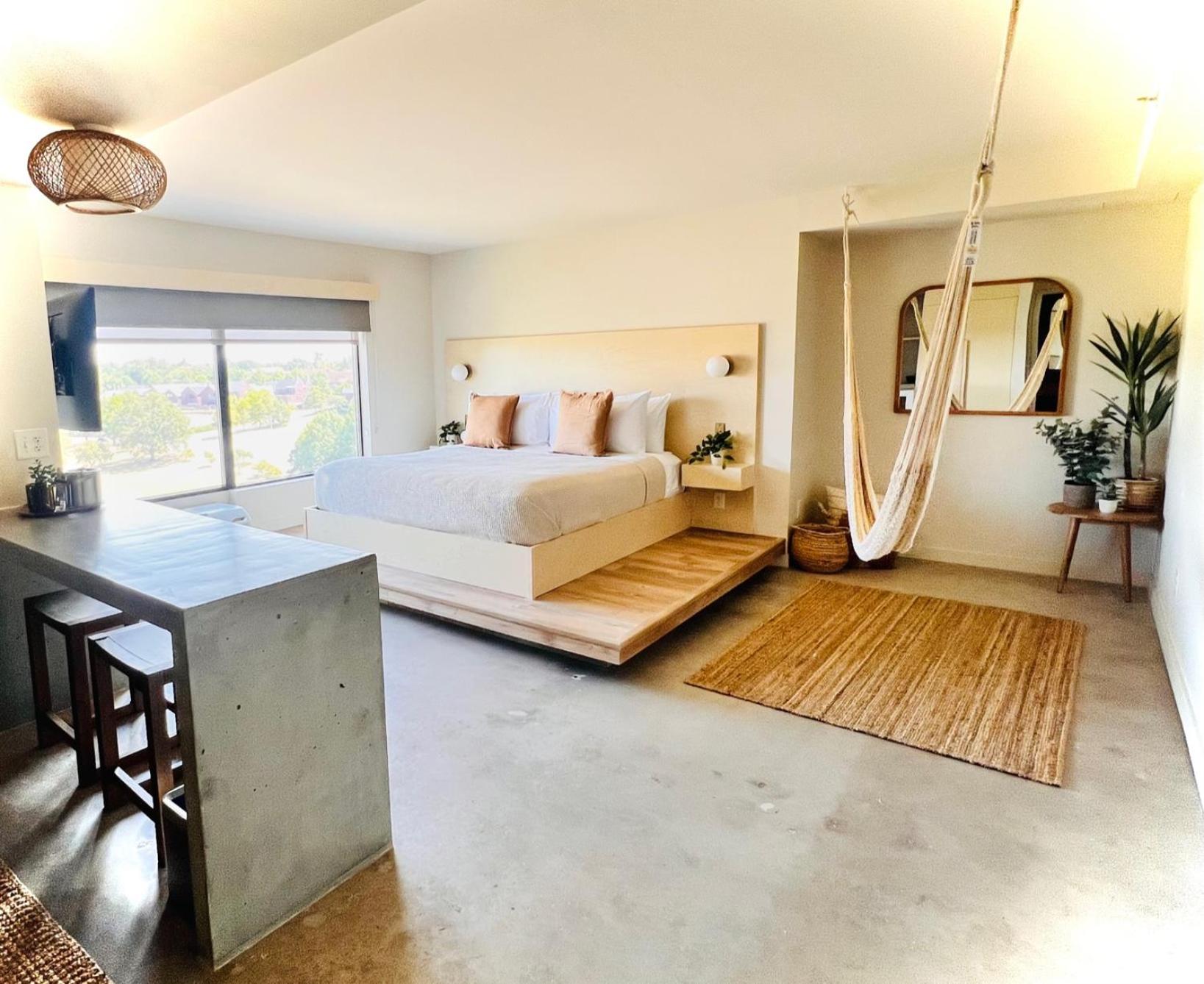 Deluxe Single Room