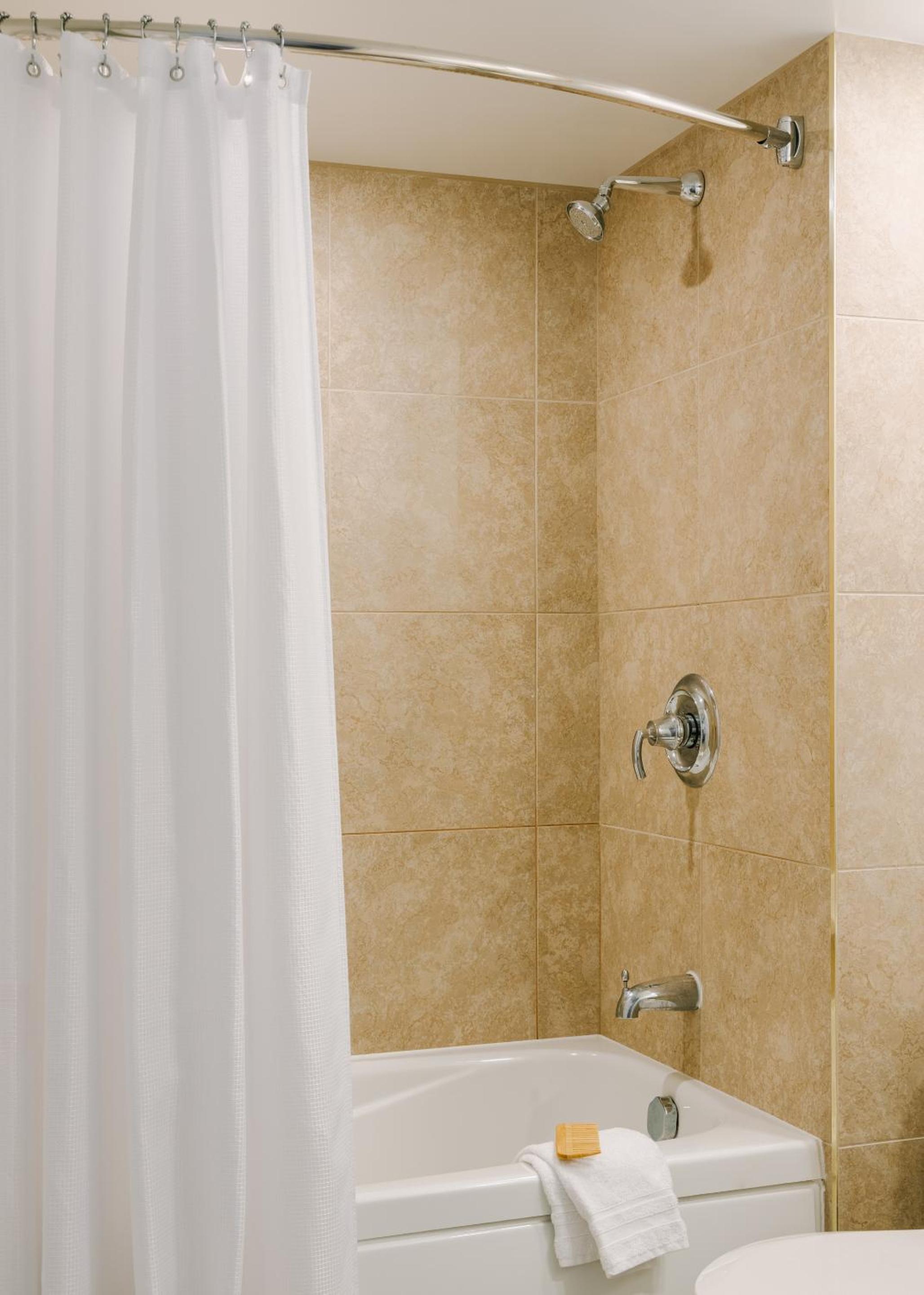 Studio Apartment With Queen Bed photo 3
