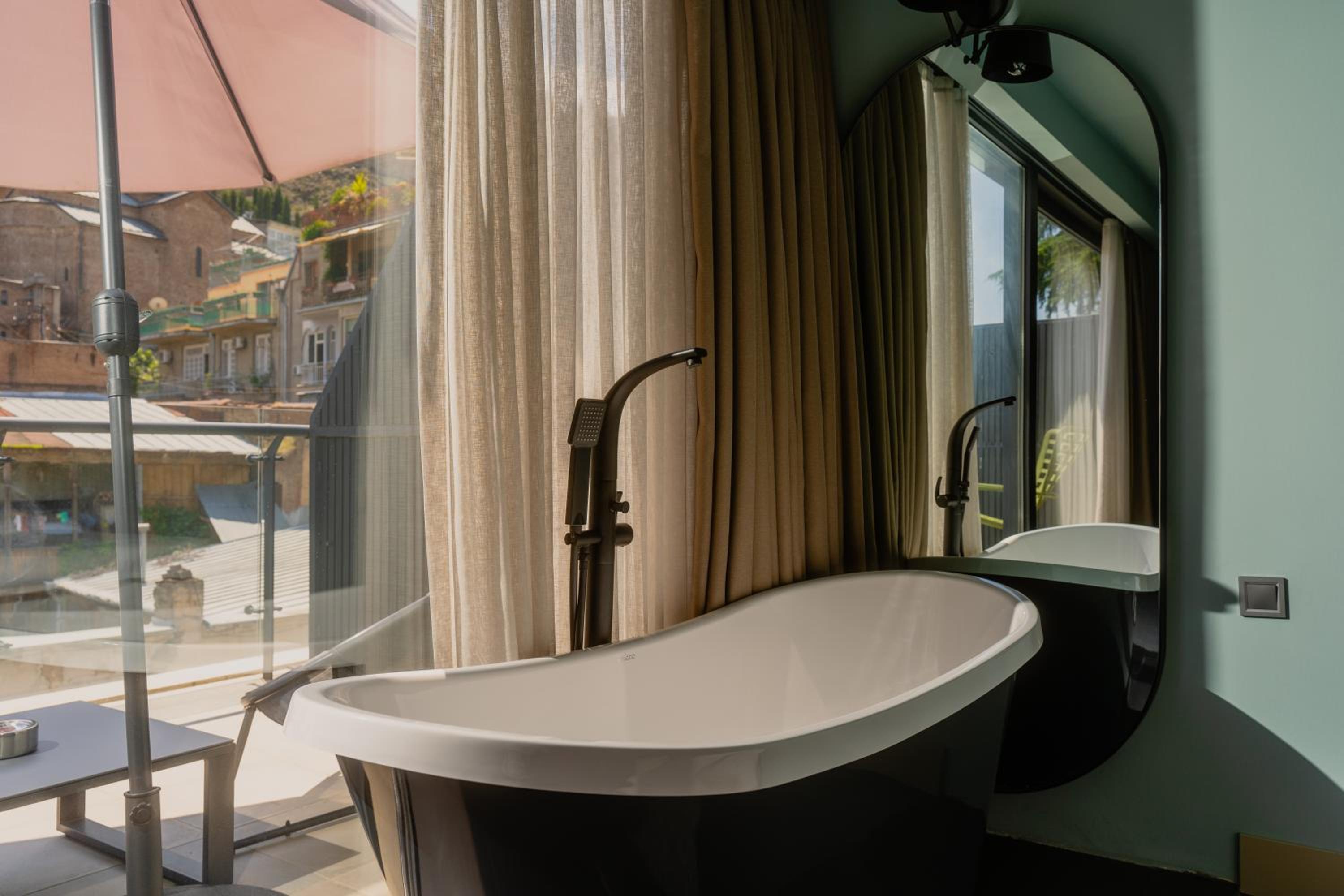 Suite with Terrace - Photo 12