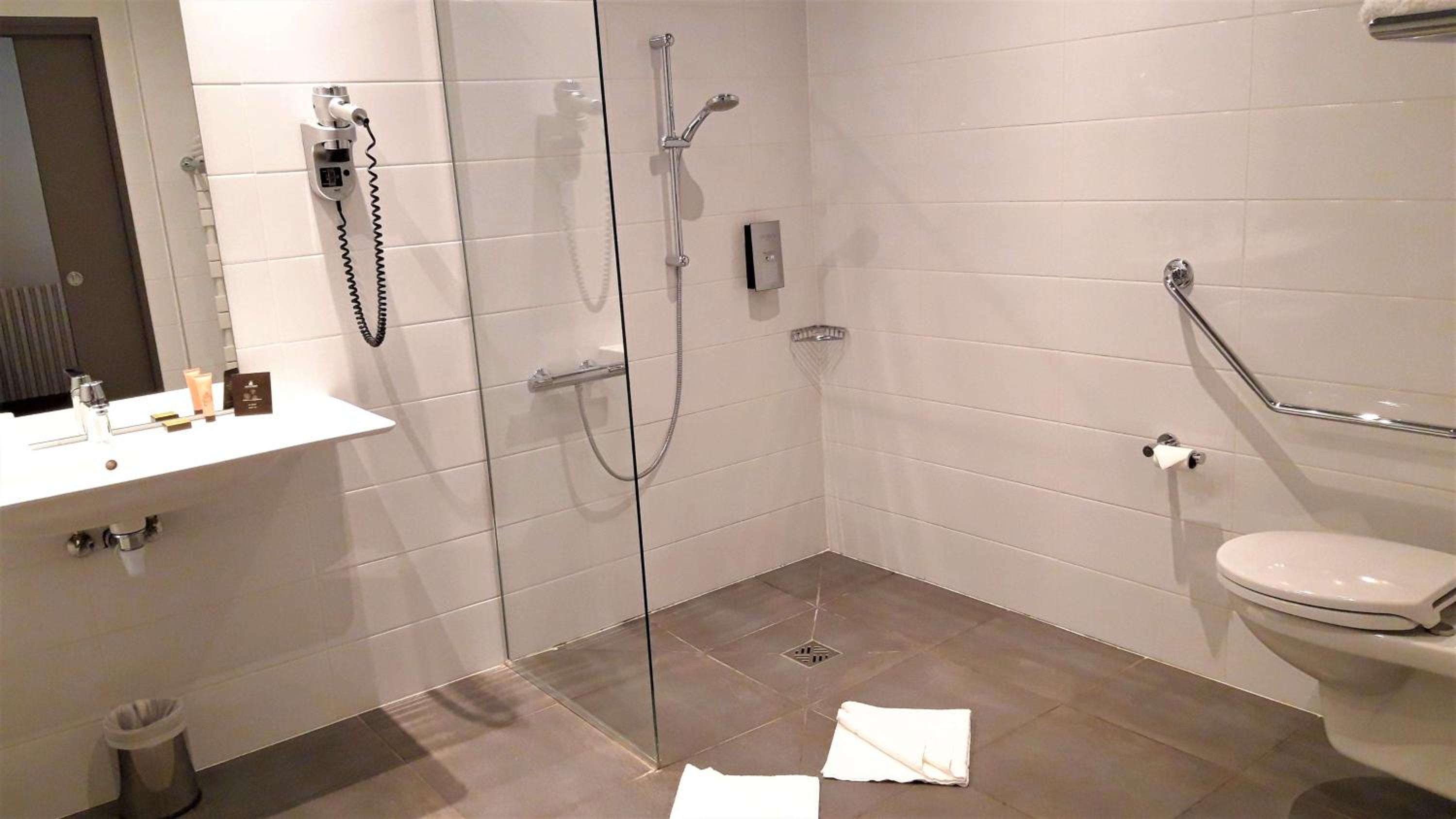 Comfort King Room - Photo 9