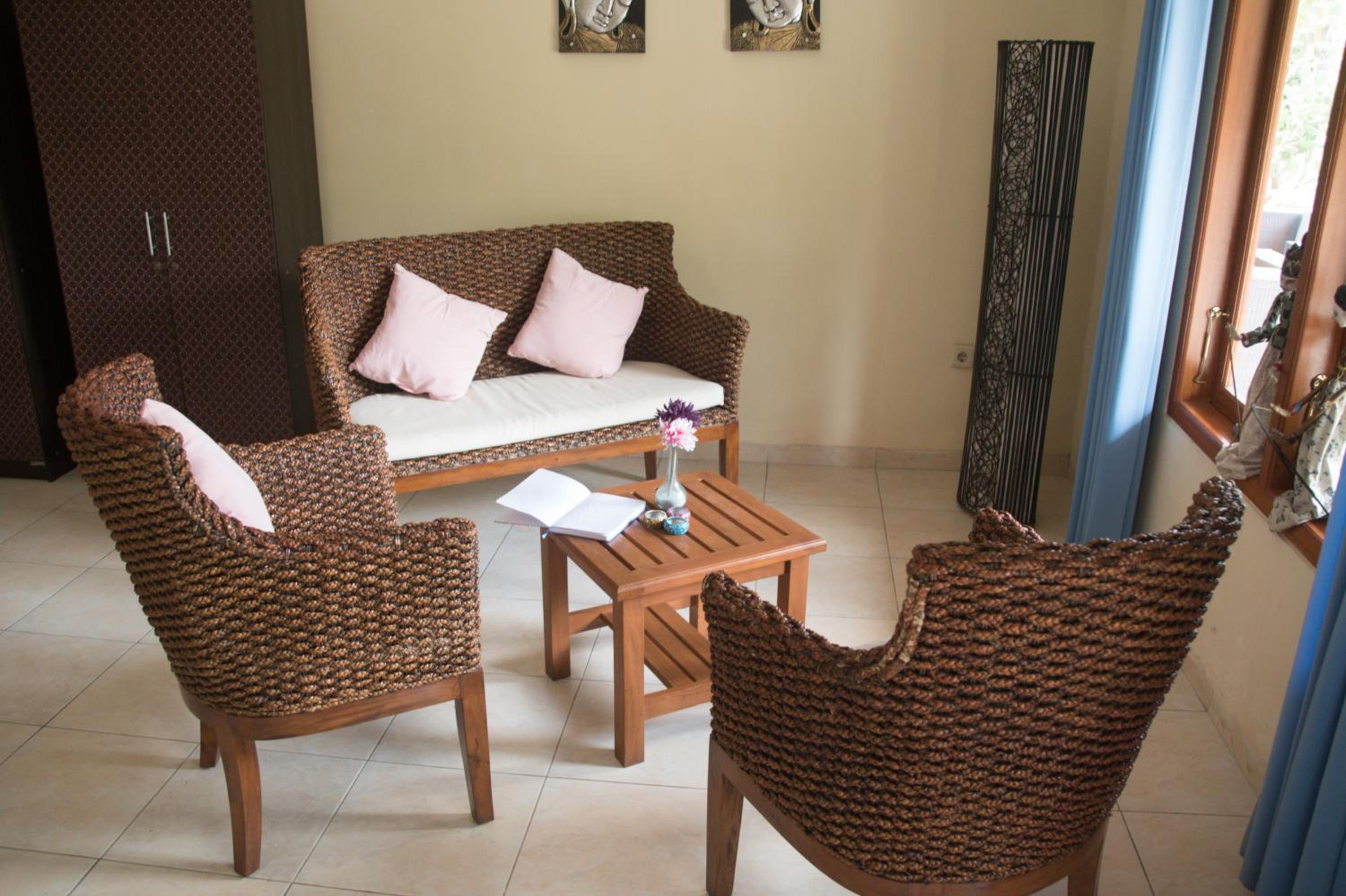 Superior Twin Room with Garden View - Photo 9