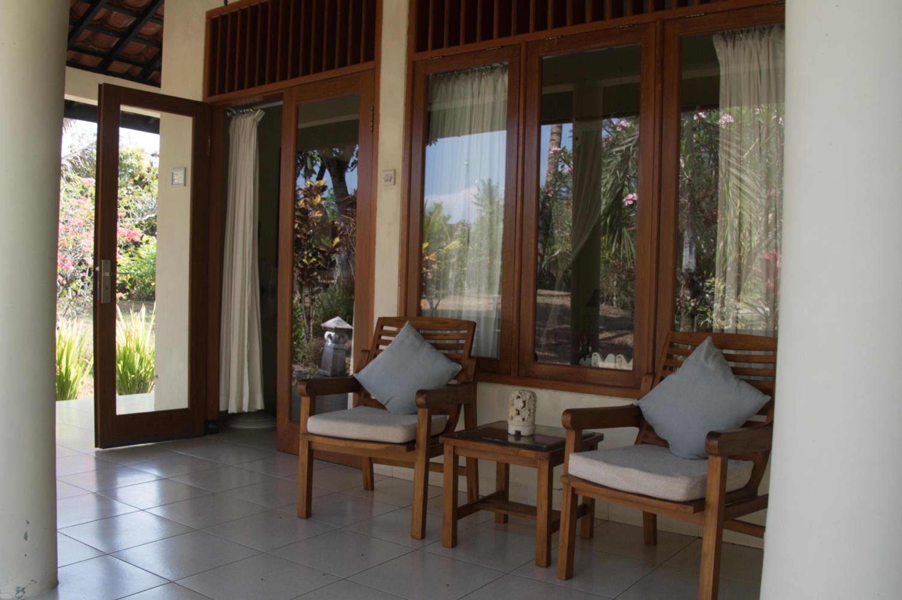 Double Room with Pool View - Photo 12