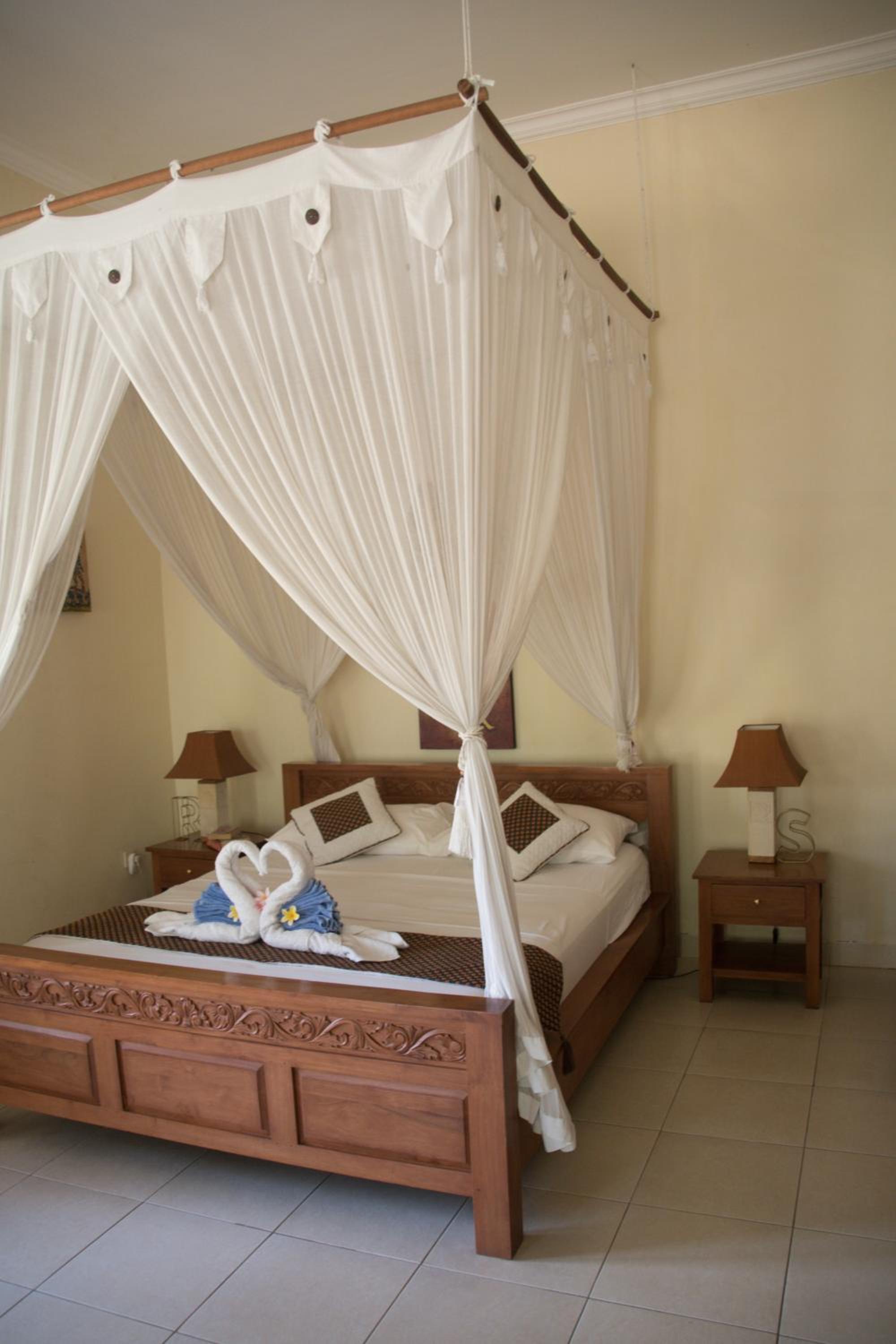 Double Room with Pool View - Photo 18