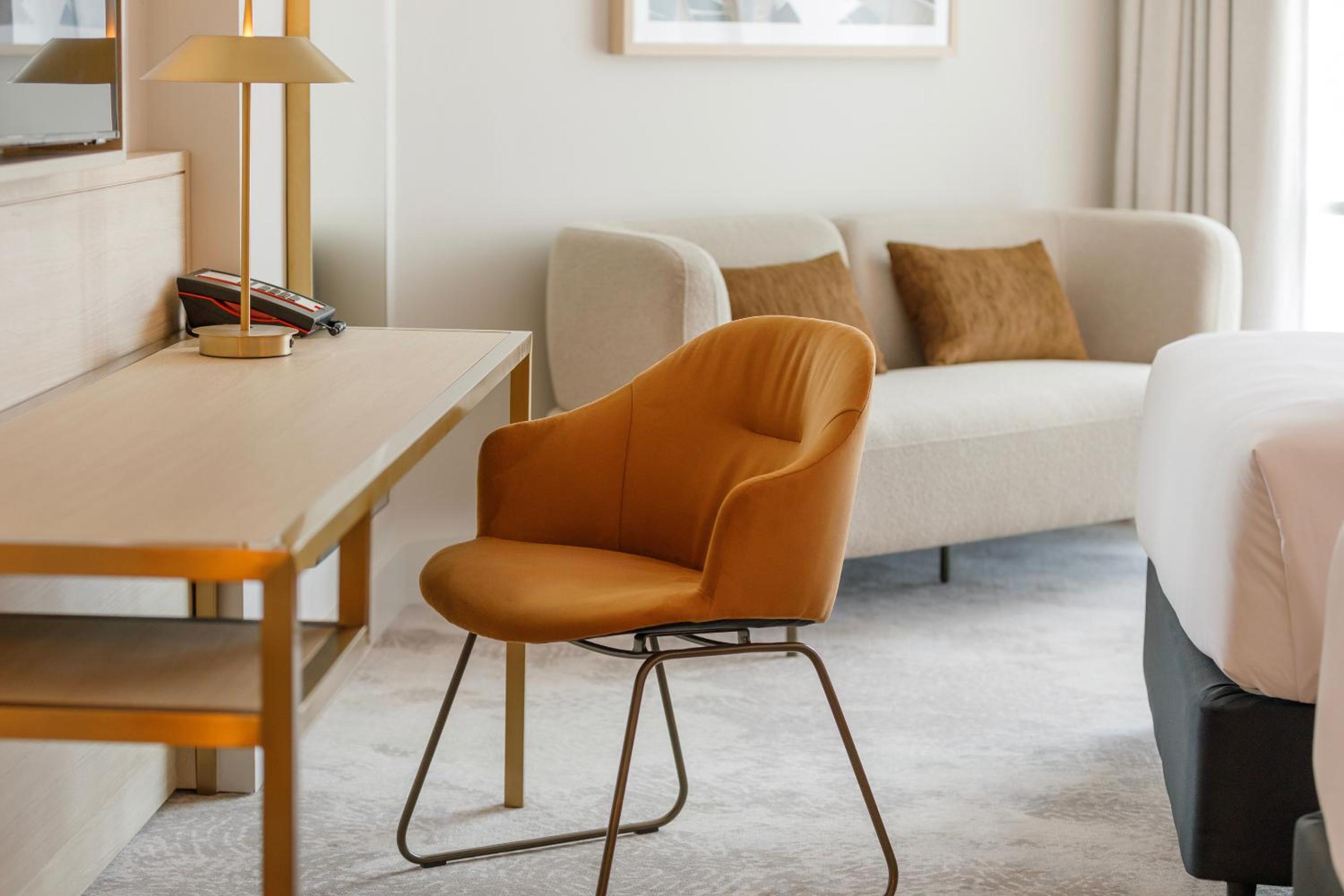 Amora Accessible King With Free Wi-Fi