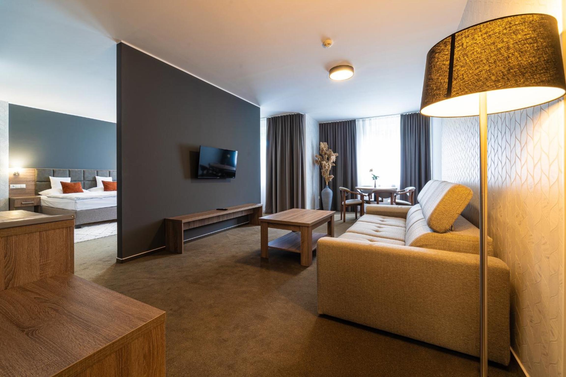Deluxe Room - Photo 4