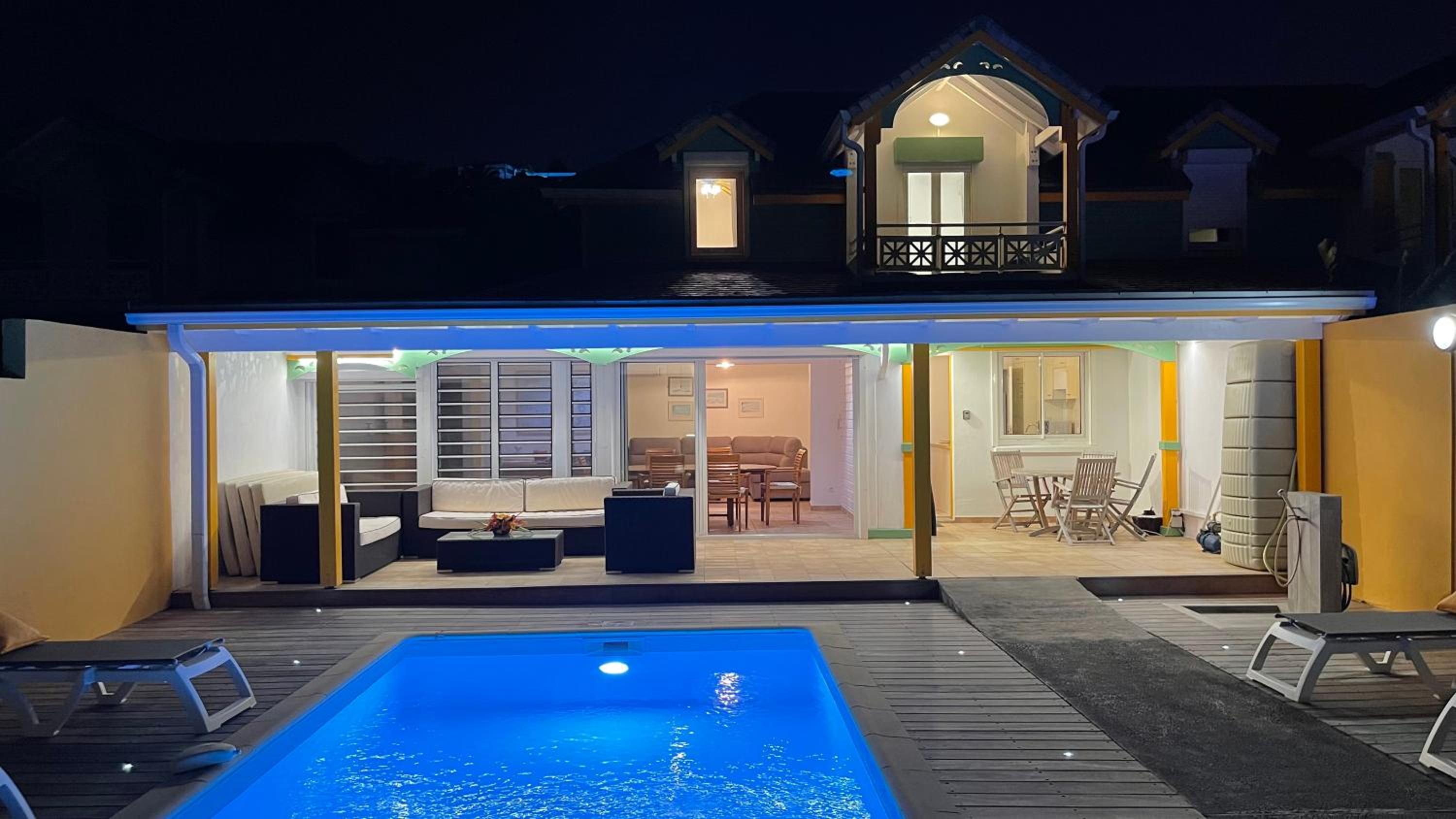 Three-Bedroom Villa photo 2