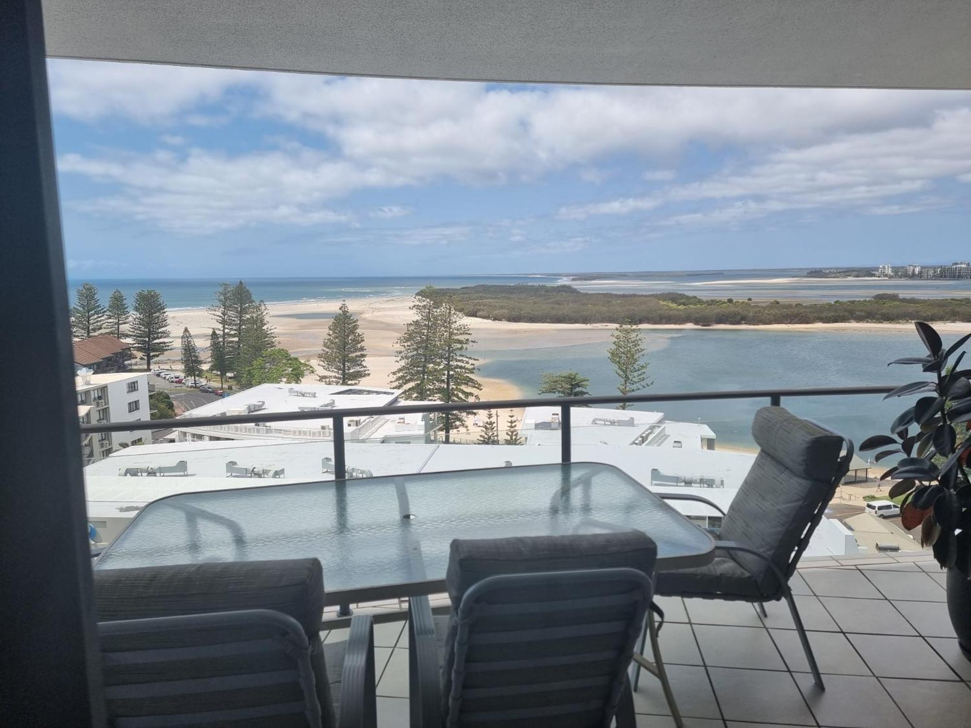 Two Bedroom Superior Ocean View Apartment photo 2