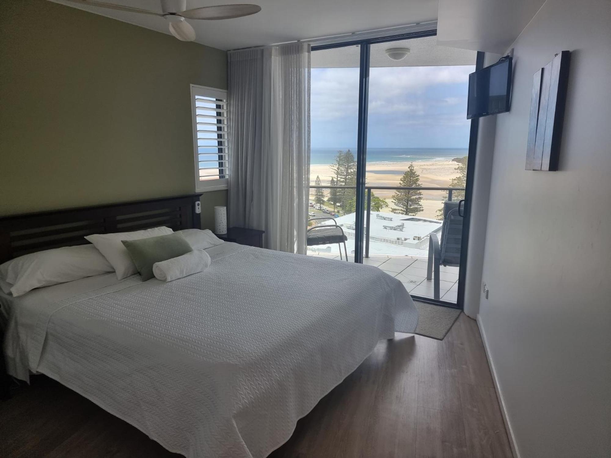Two Bedroom Superior Ocean View Apartment photo 3