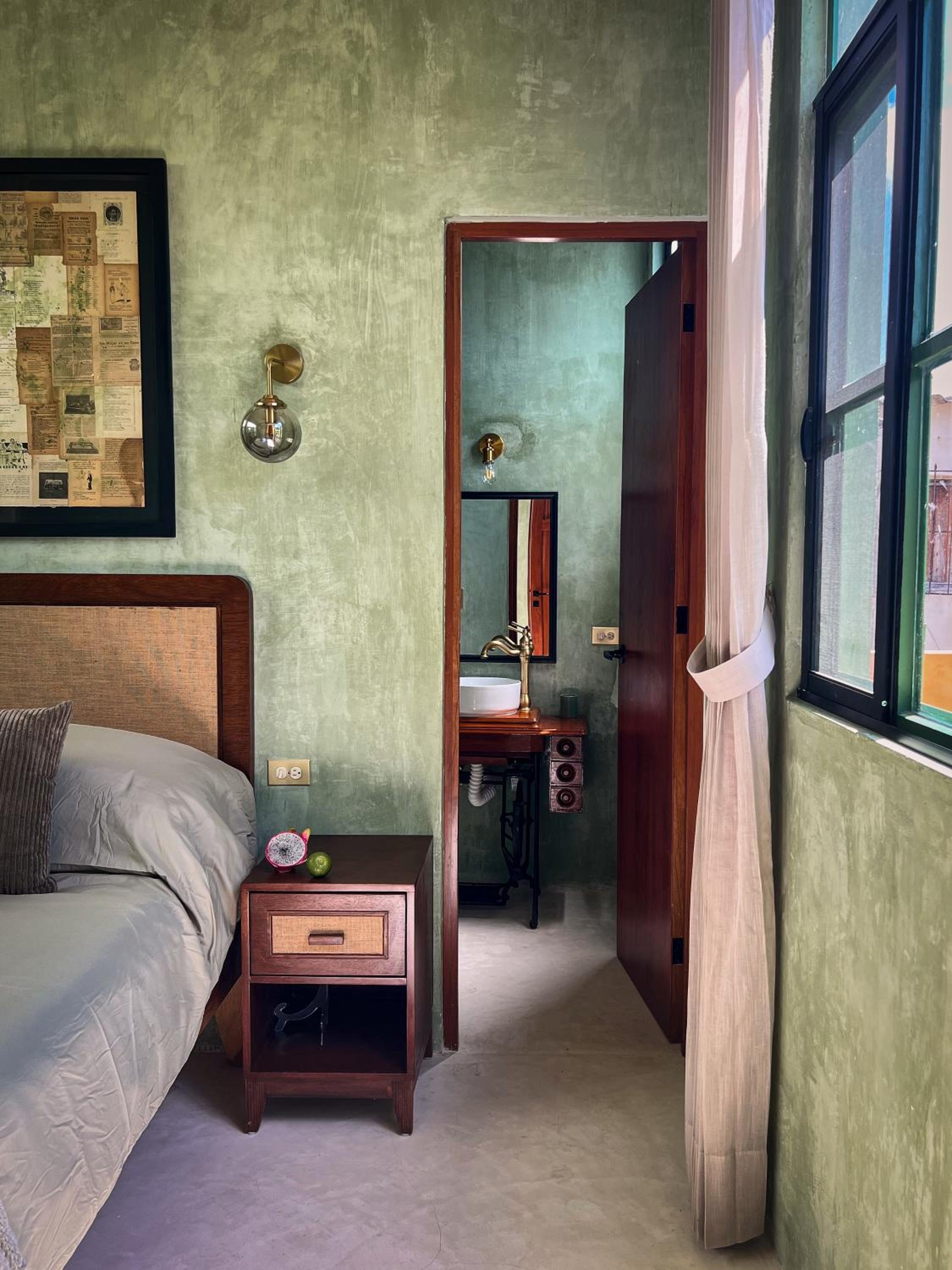 Deluxe Room - Photo 3