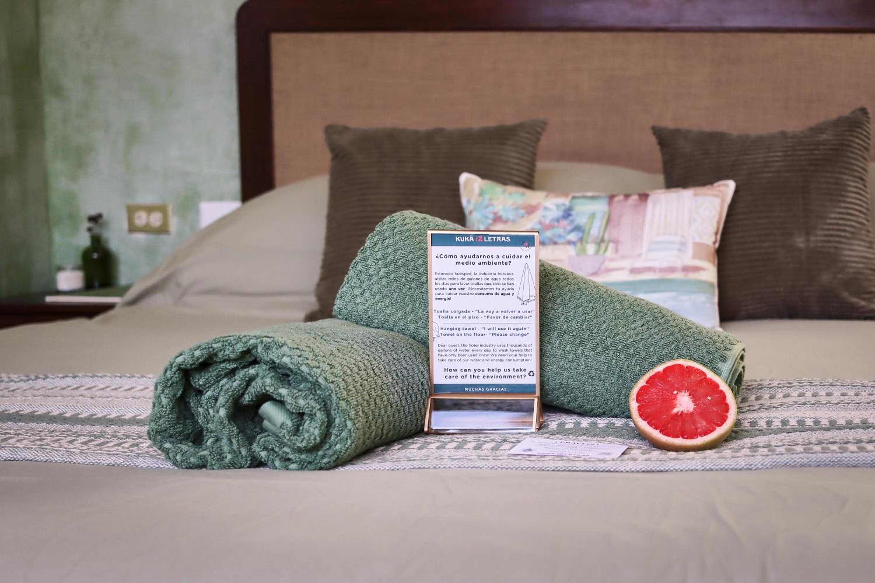 Deluxe King Room - Photo 4