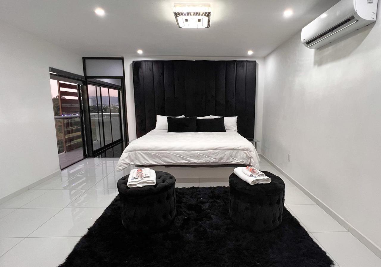 One-Bedroom Suite photo 1