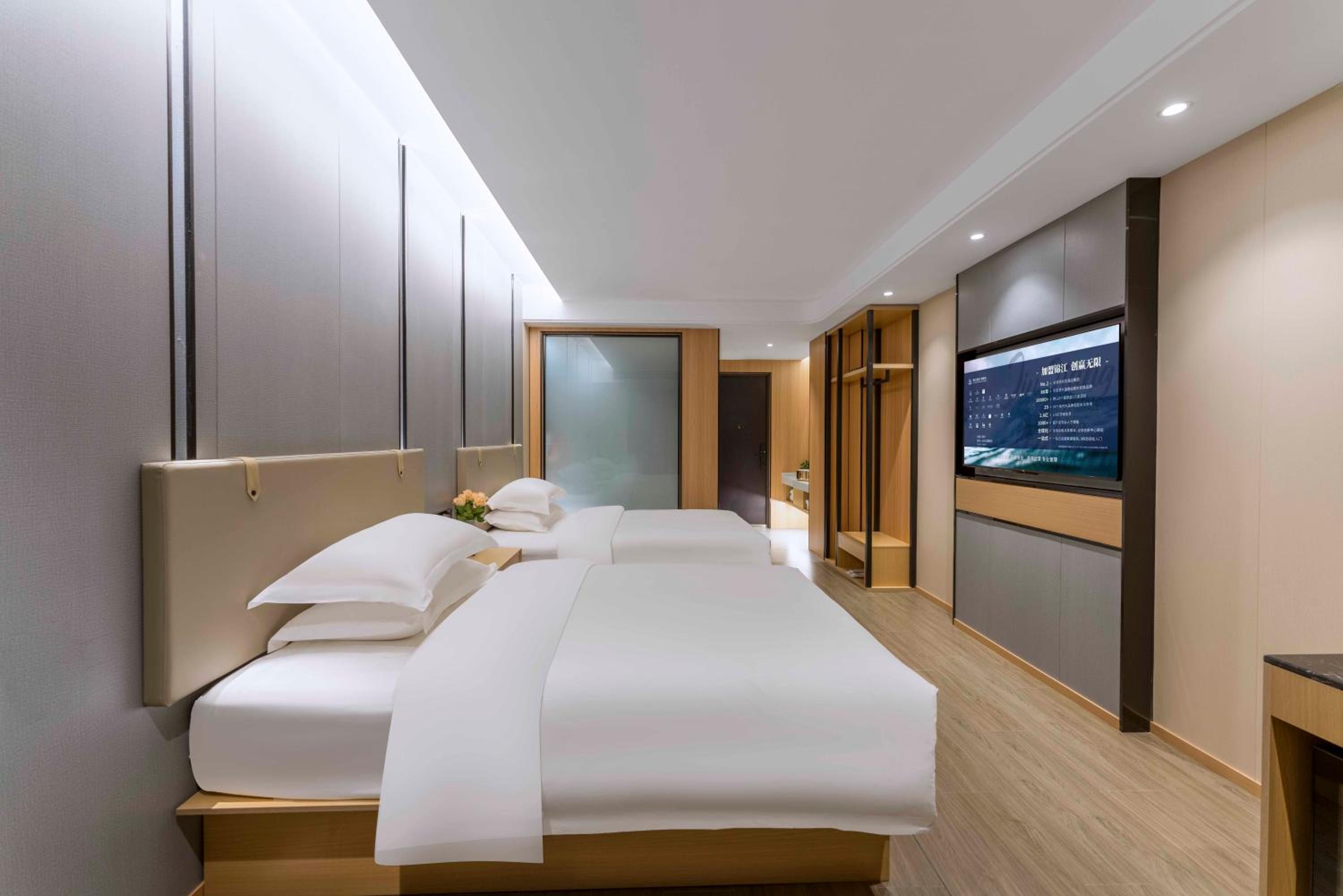Deluxe Twin Room photo 2