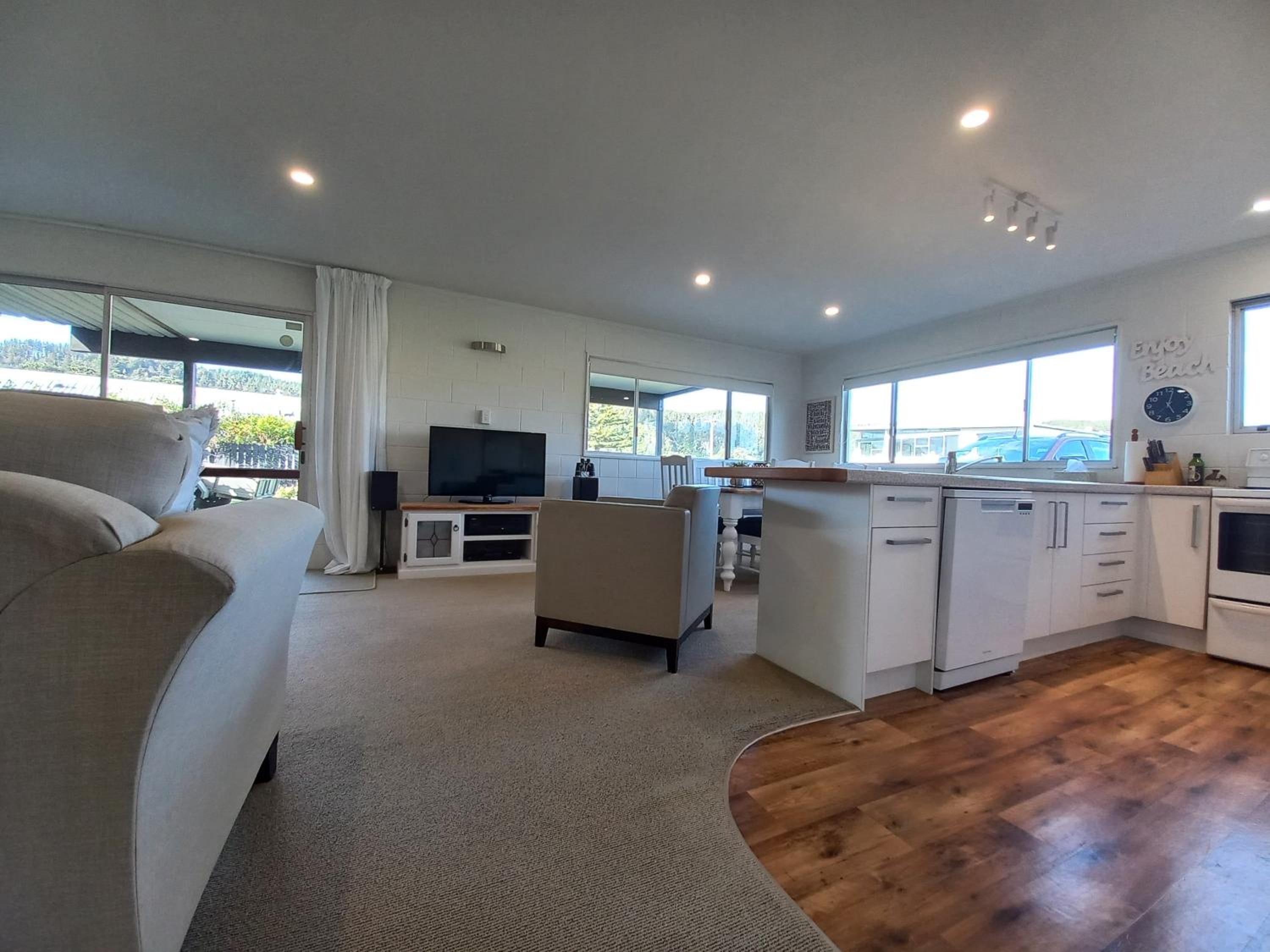Three-Bedroom House photo 2