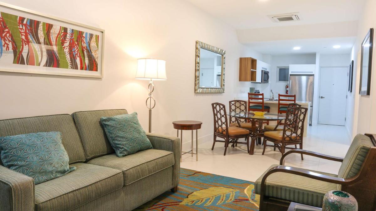 Two-Bedroom King Suite with Queen Bed photo 2