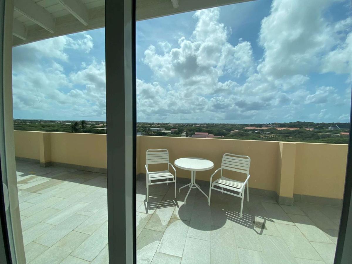 King Suite with Sofa Bed and Island View photo 2