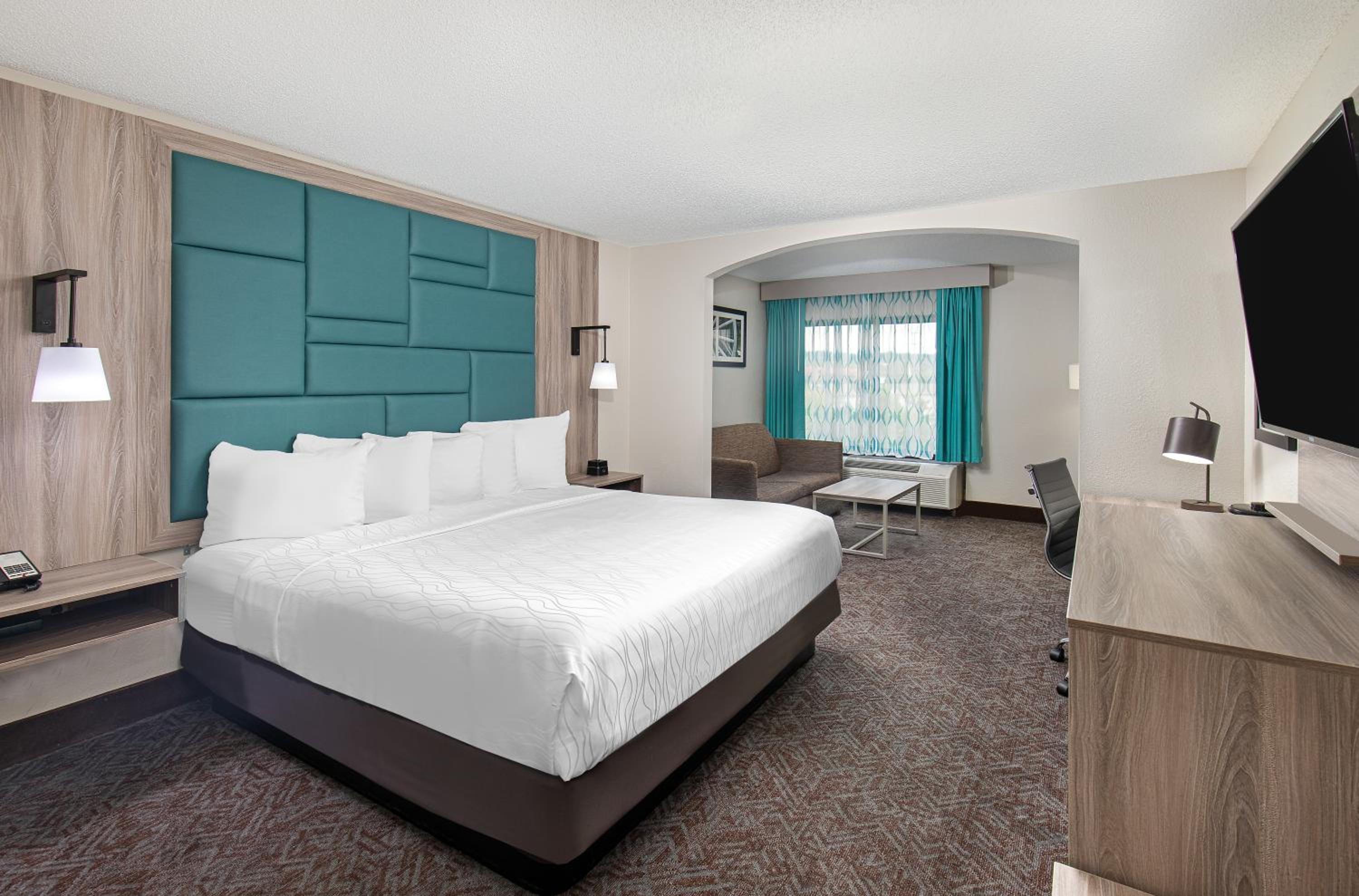 Executive King Room - Non-Smoking - Photo 1