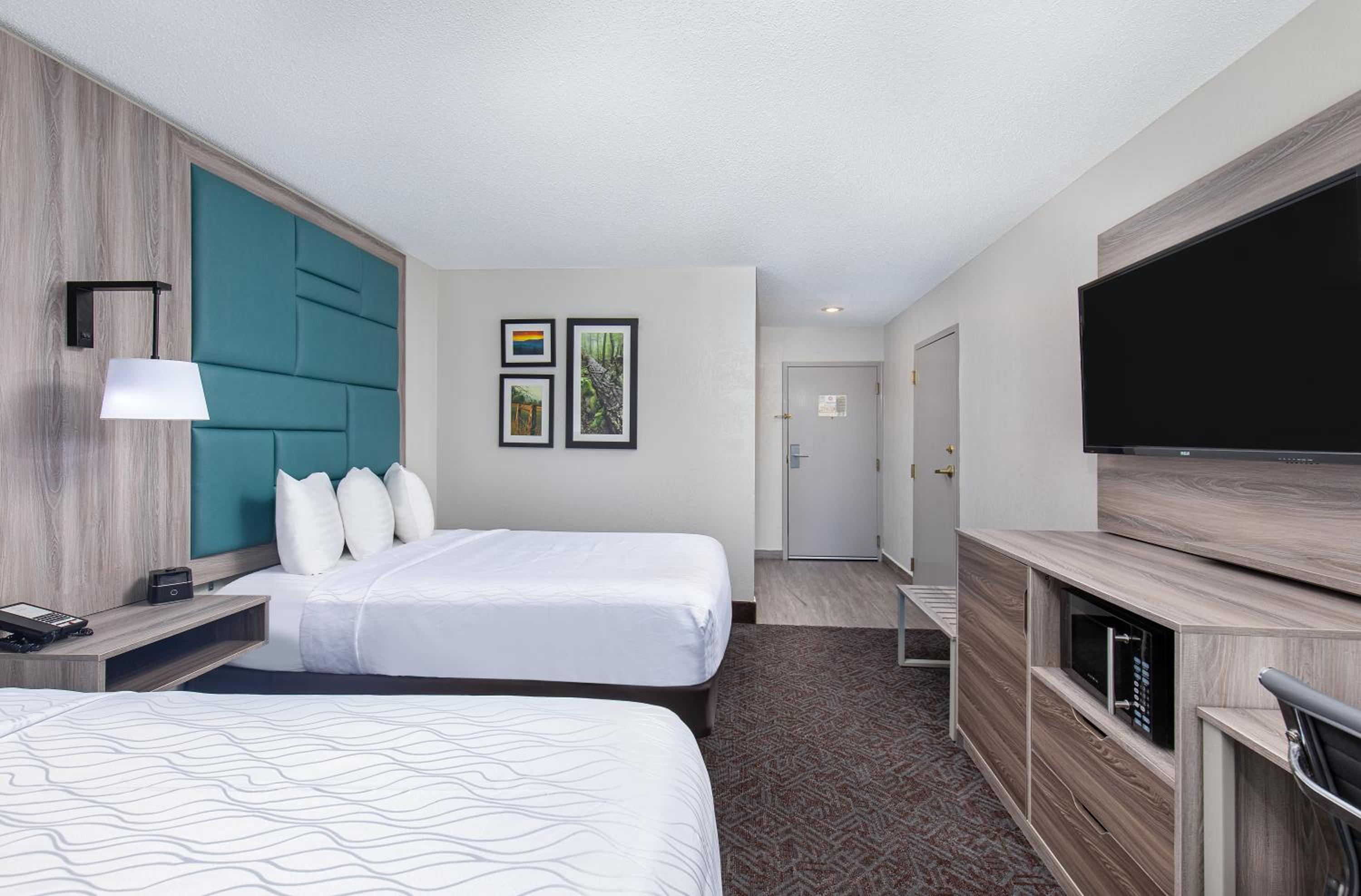 2 Queen Beds - Non-Smoking - Photo 4