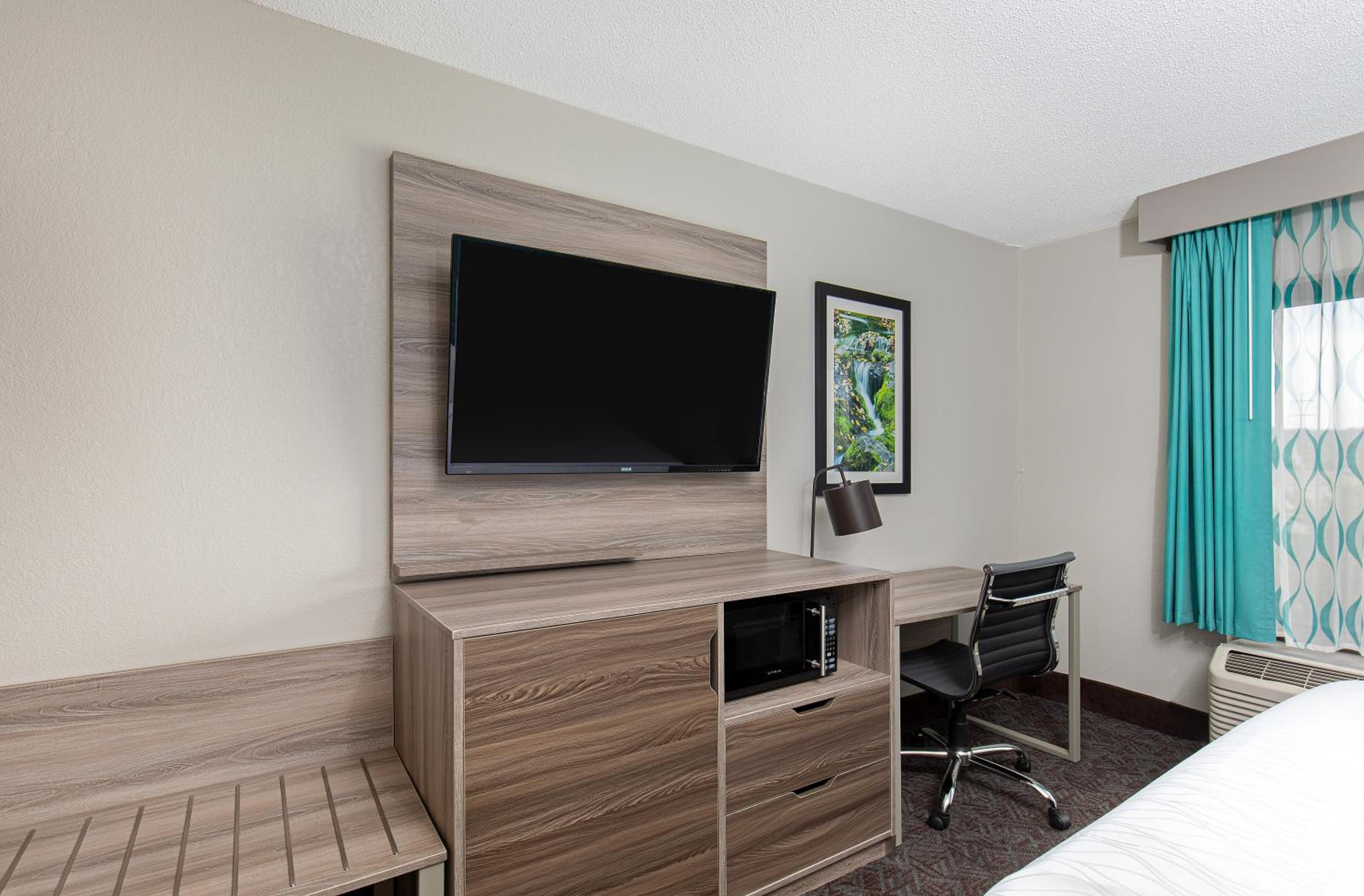 King Room - Mobility Access/Non-Smoking photo 3