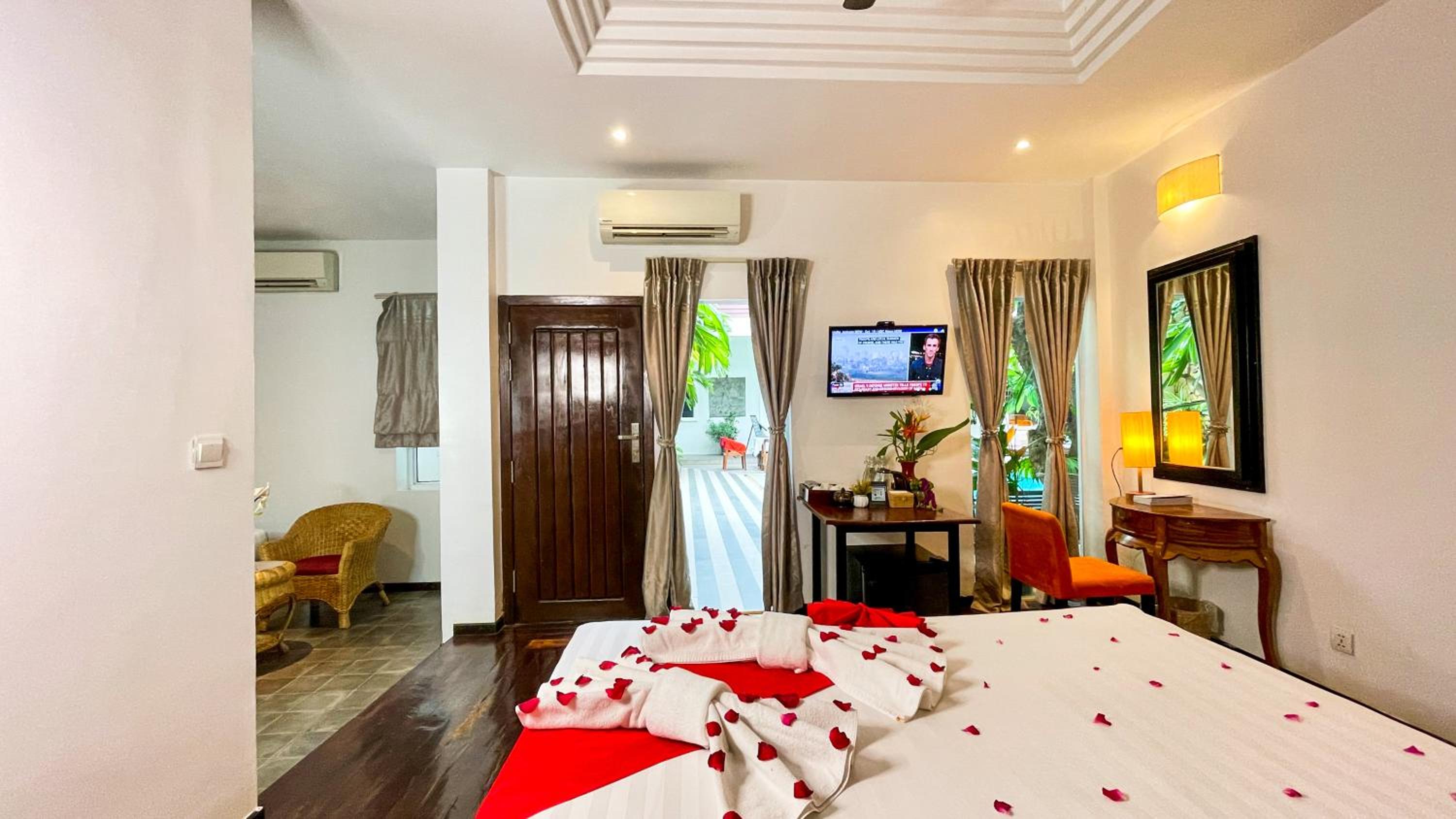 Family Suite With Balcony - Free Pick Up - Photo 18