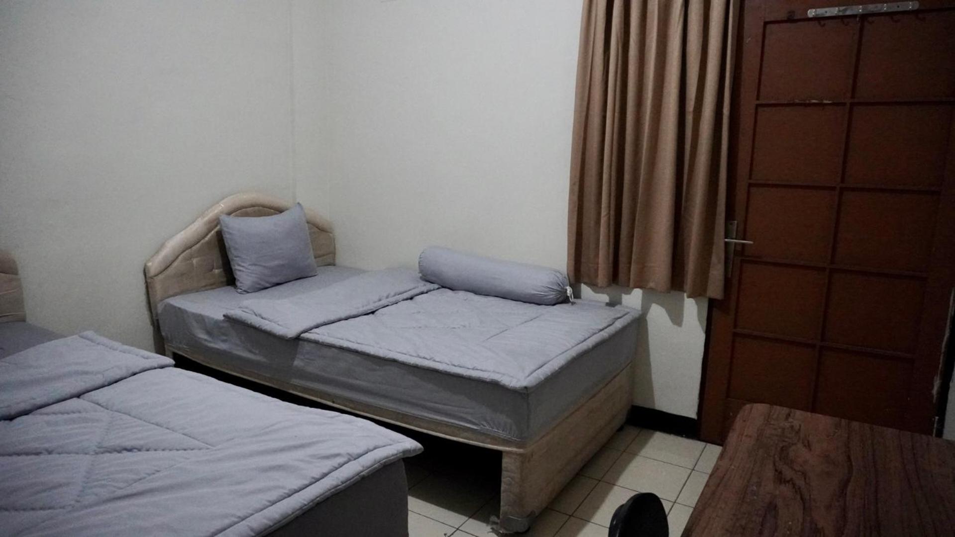 Budget Twin Room - Photo 10