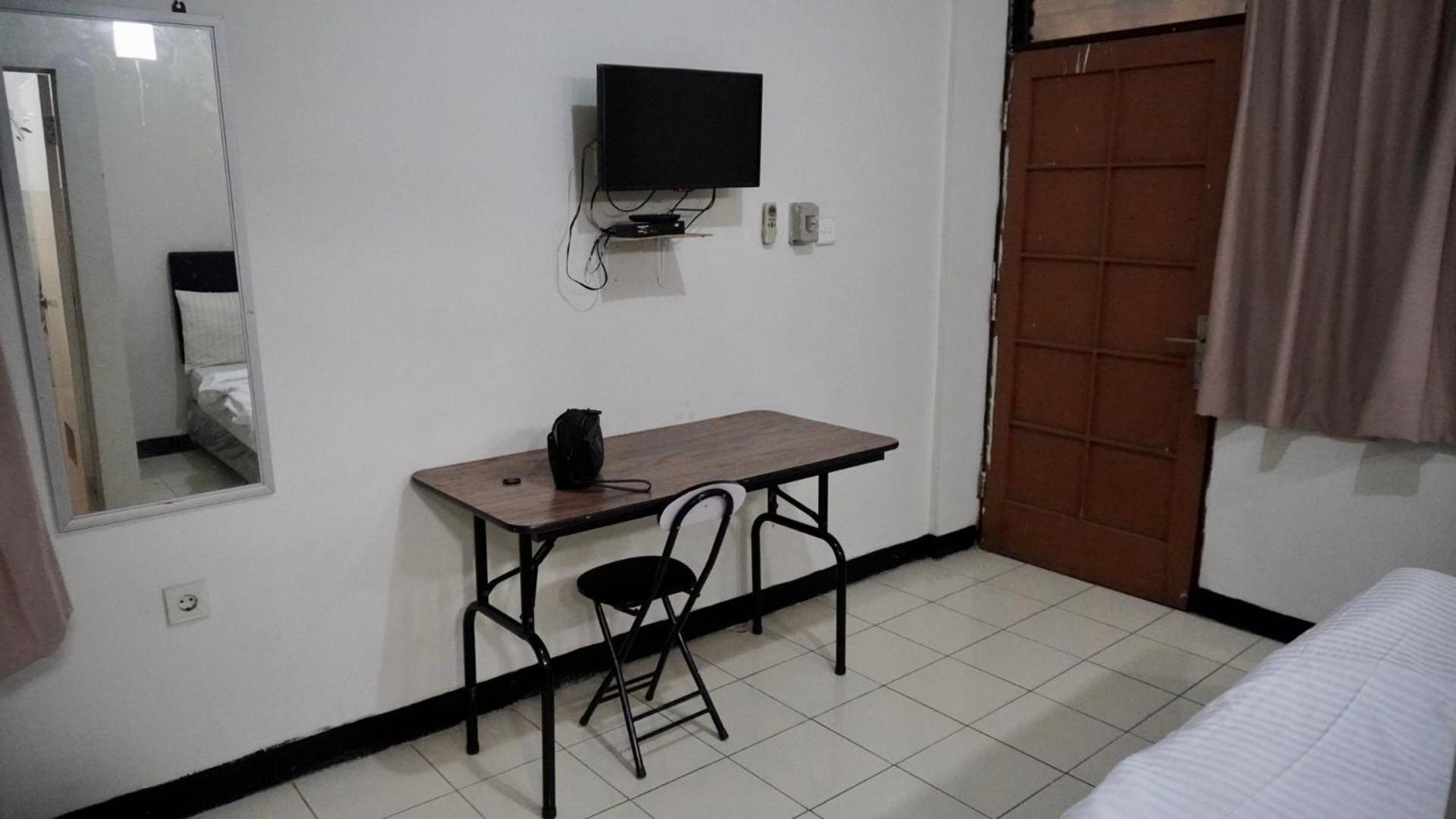 Budget Double Room - Photo 15