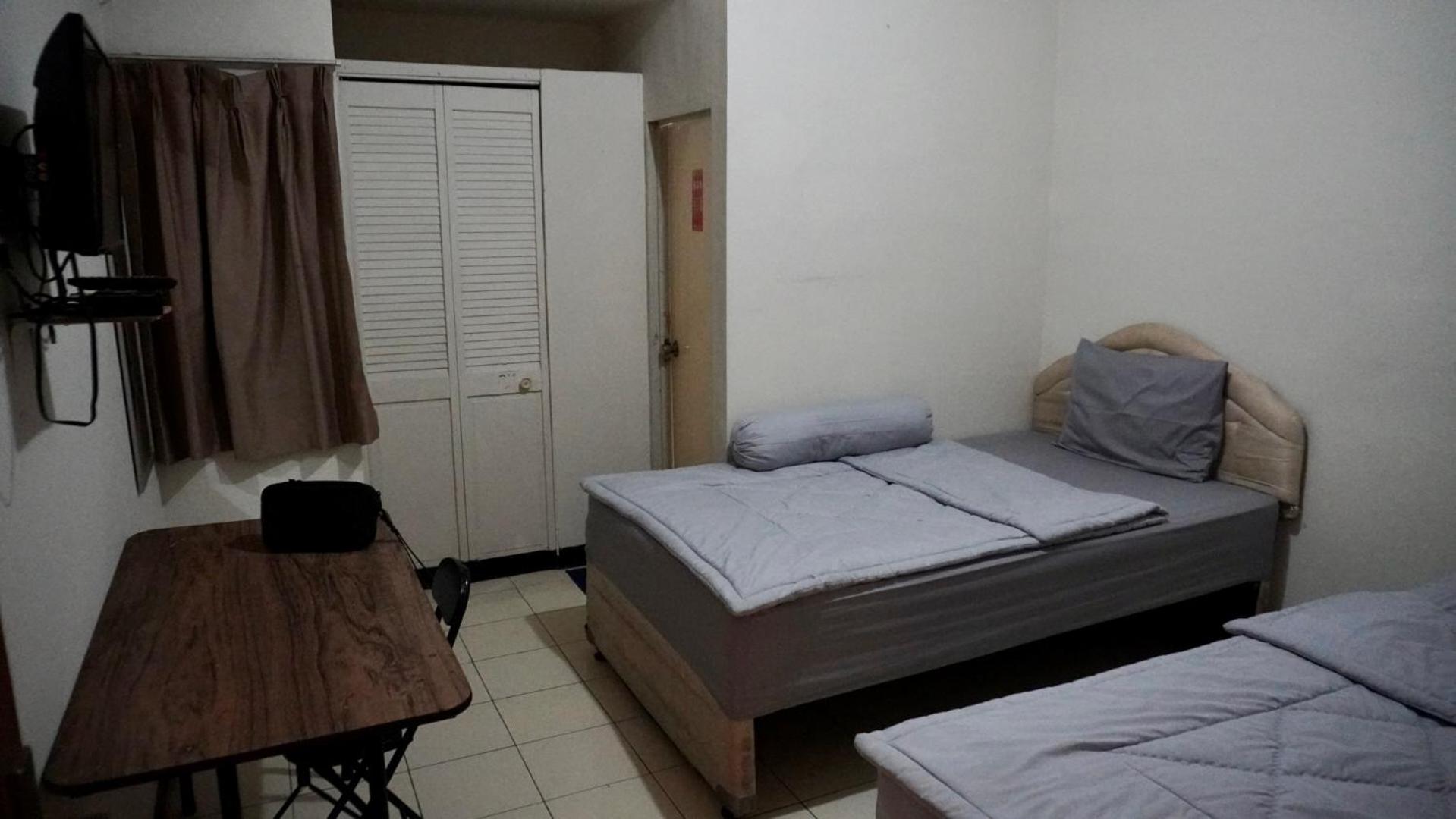 Budget Twin Room - Photo 4