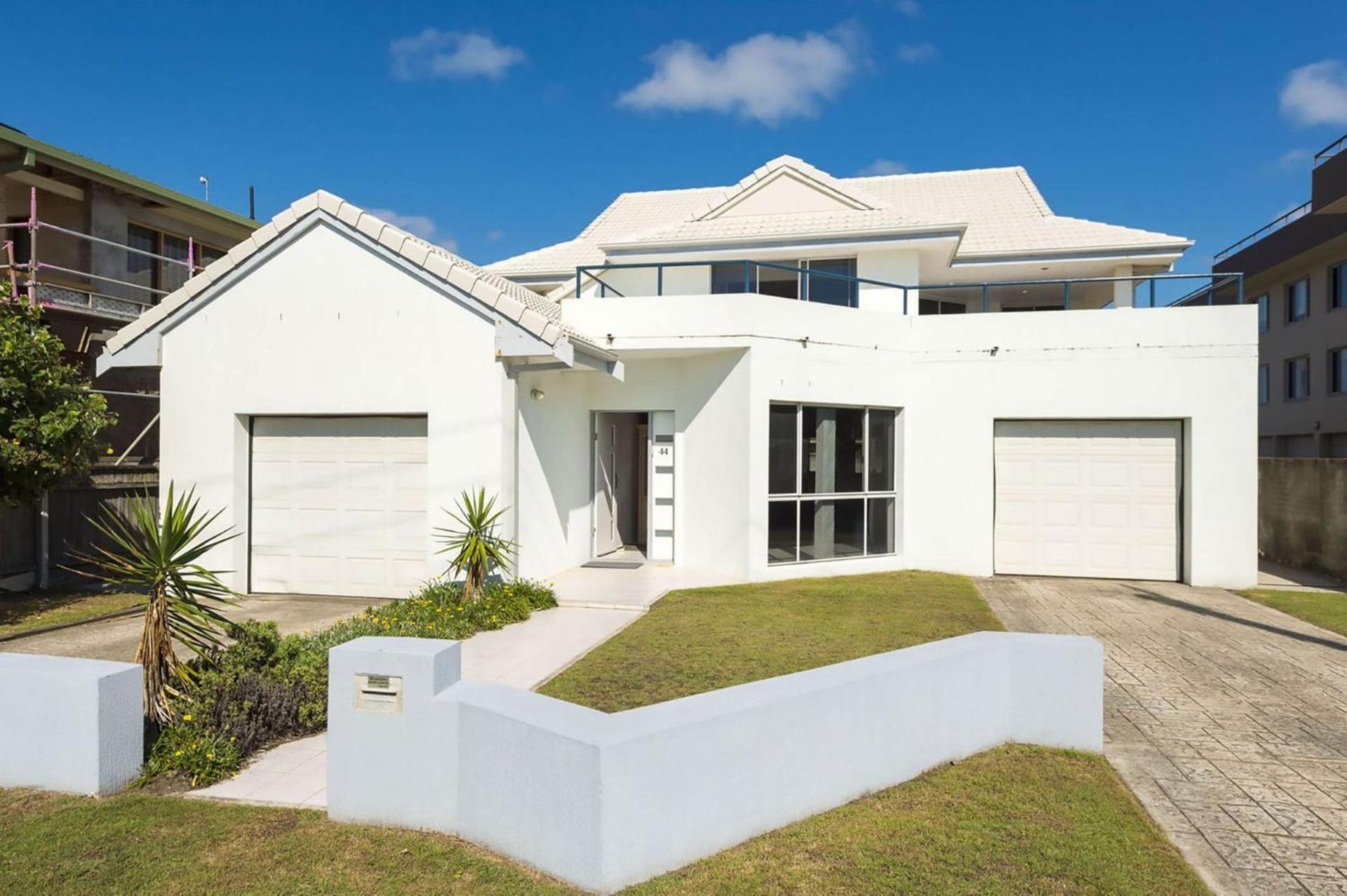 Four-Bedroom House photo 3