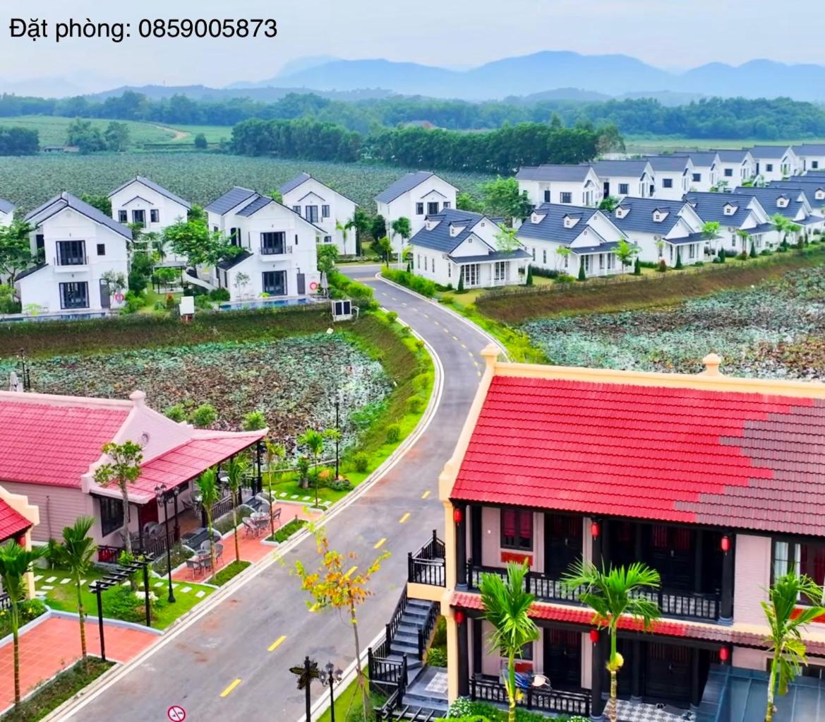 Three-Bedroom Villa photo 3
