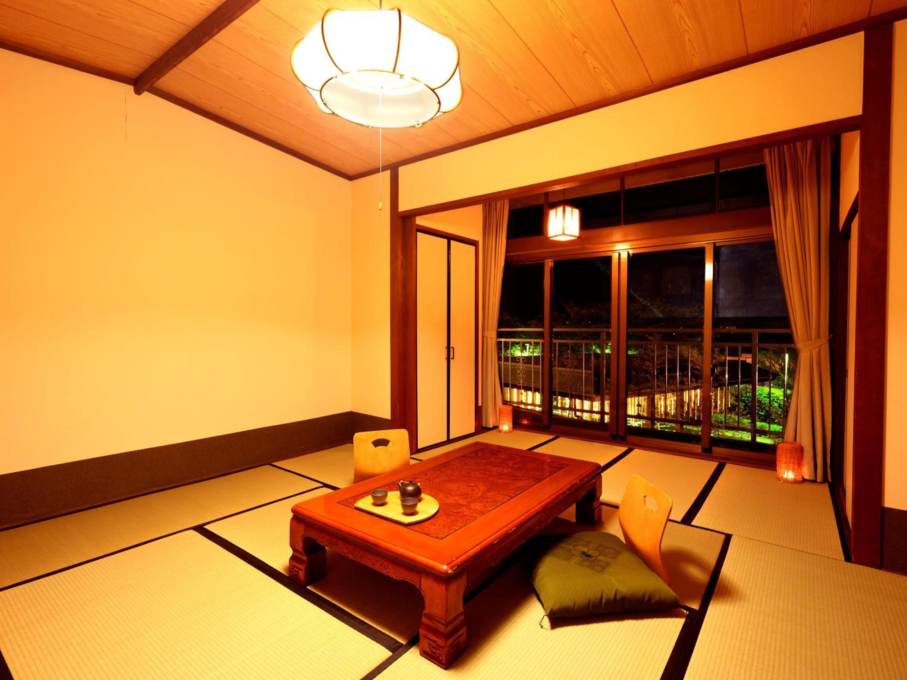 Standard Japanese-Style Large Room With Bathroom