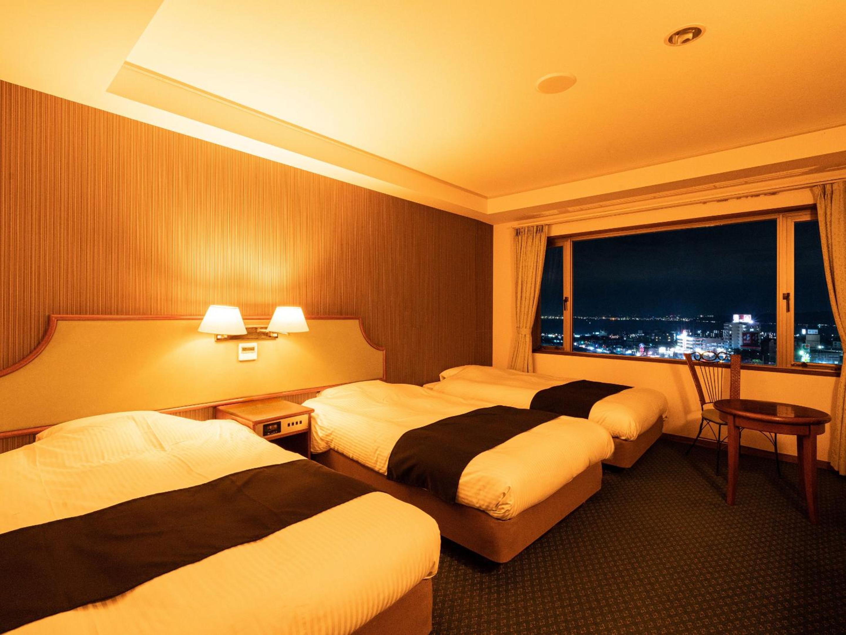 Standard Triple Room With Bathroom And Ocean View - Photo 1