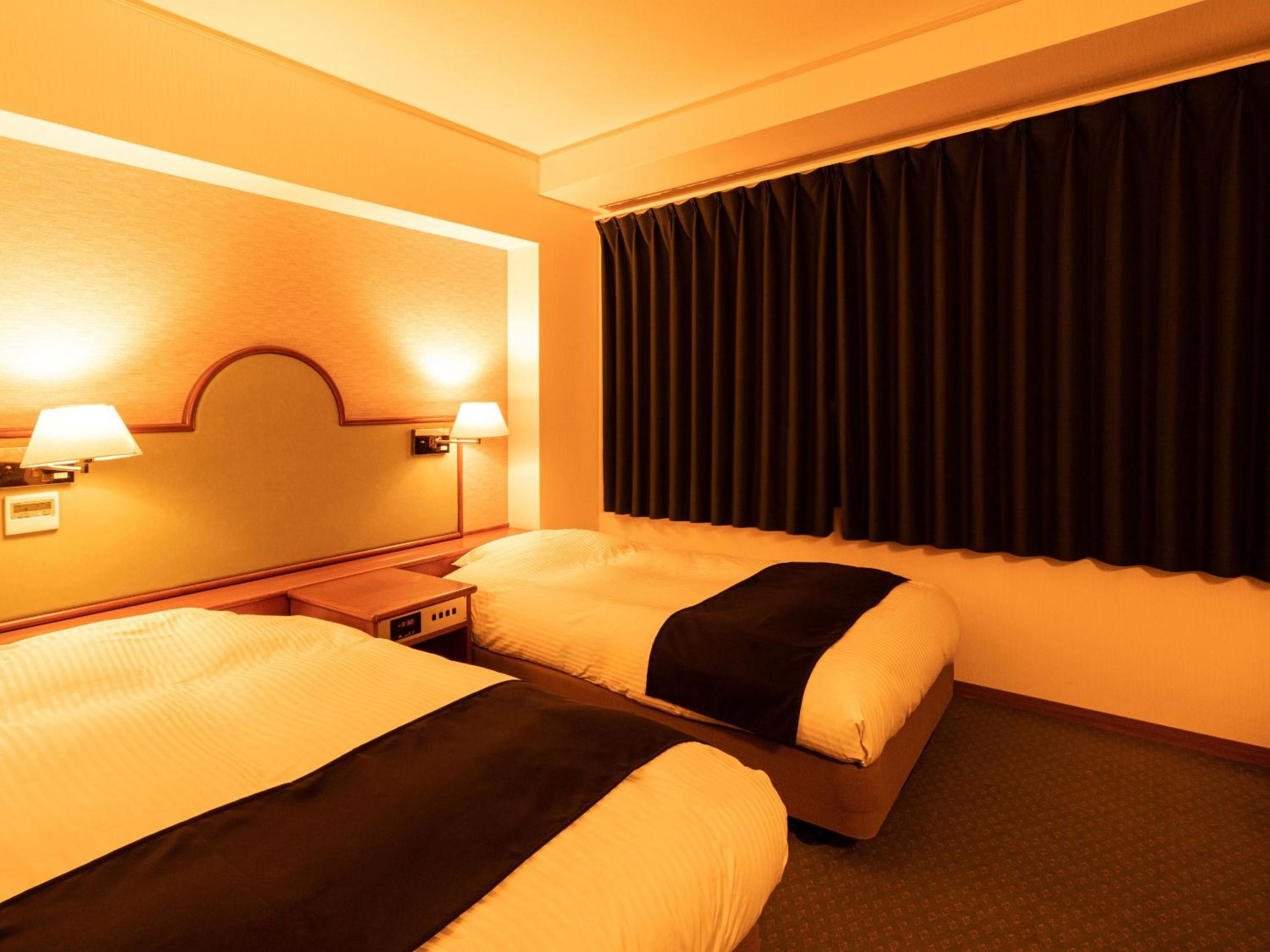 Standard Twin Room  With Bathroom - Photo 1