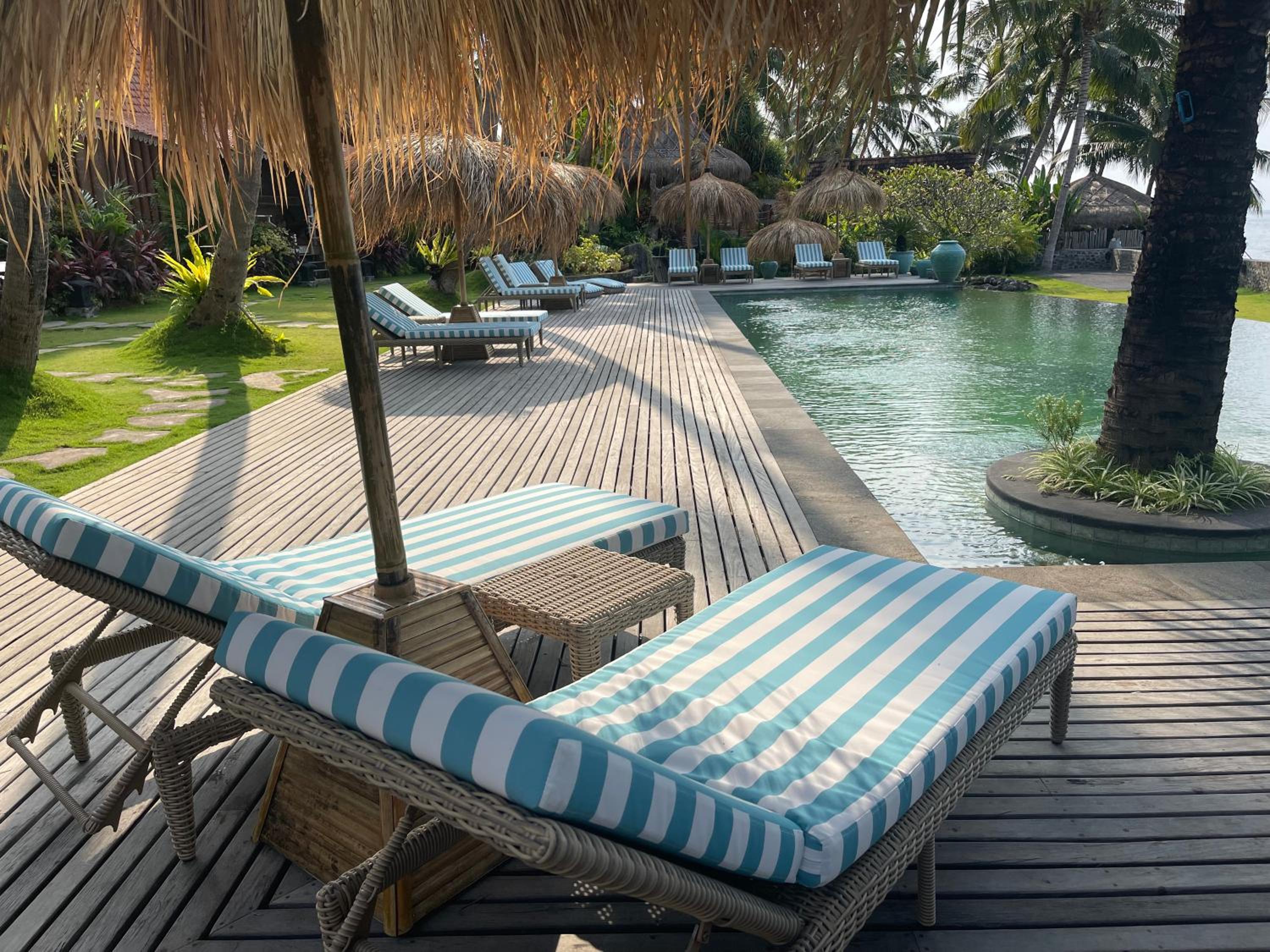 Bungalow - Water Front  - Photo 13