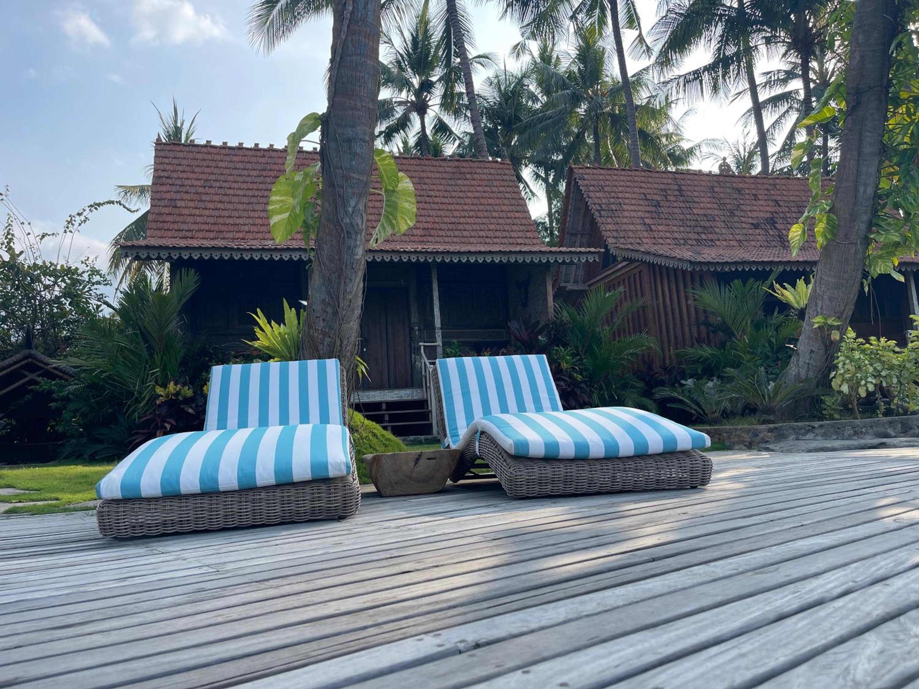 Bungalow - Water Front  - Photo 9