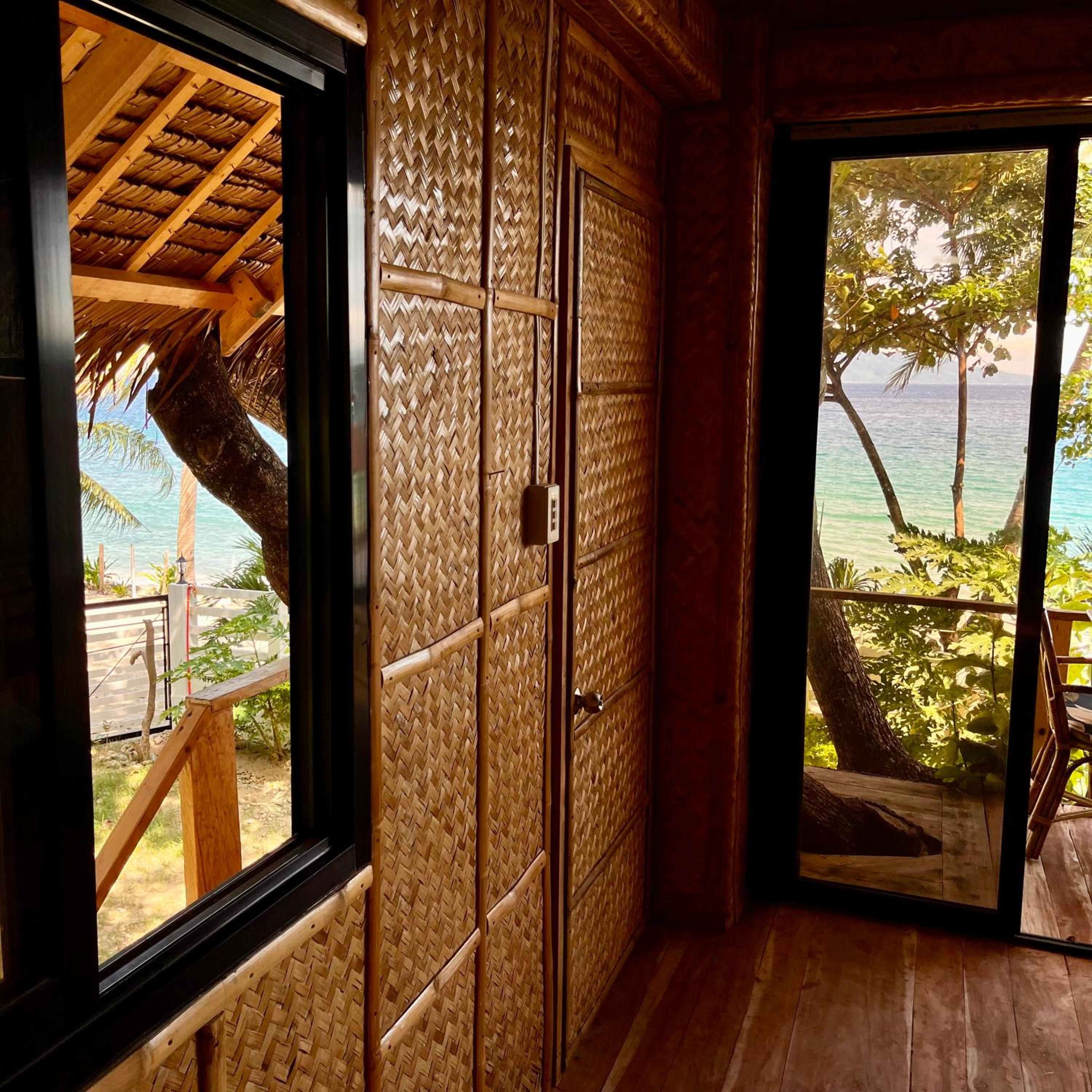 Bungalow with Sea View - Photo 4