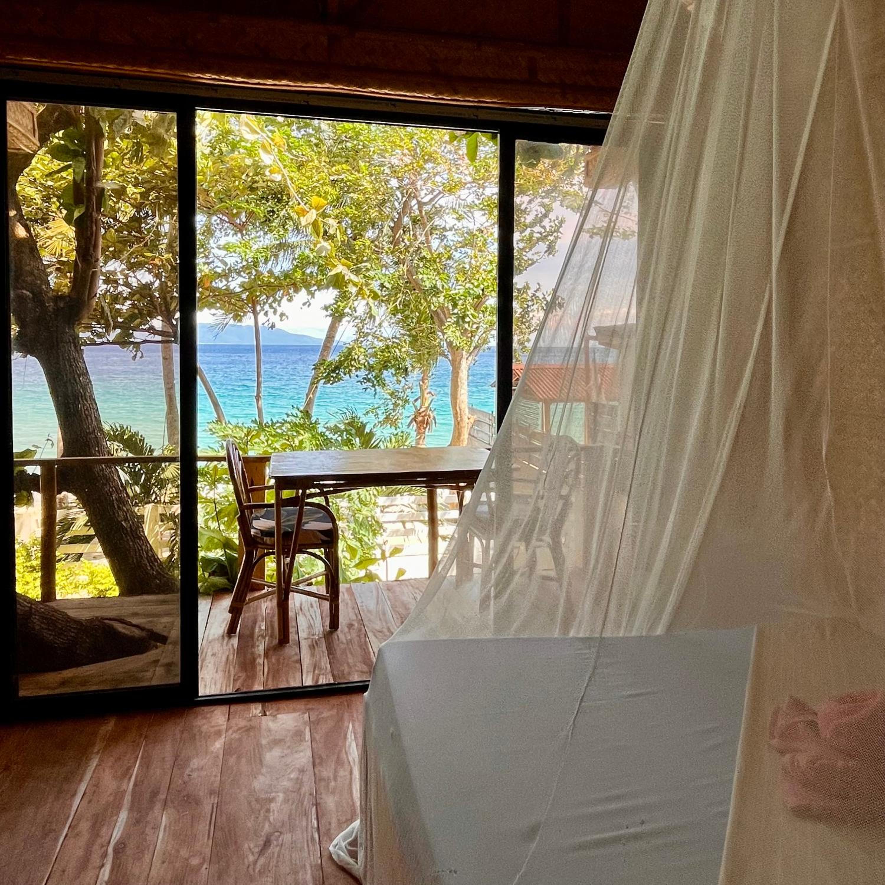 Bungalow with Sea View - Photo 3