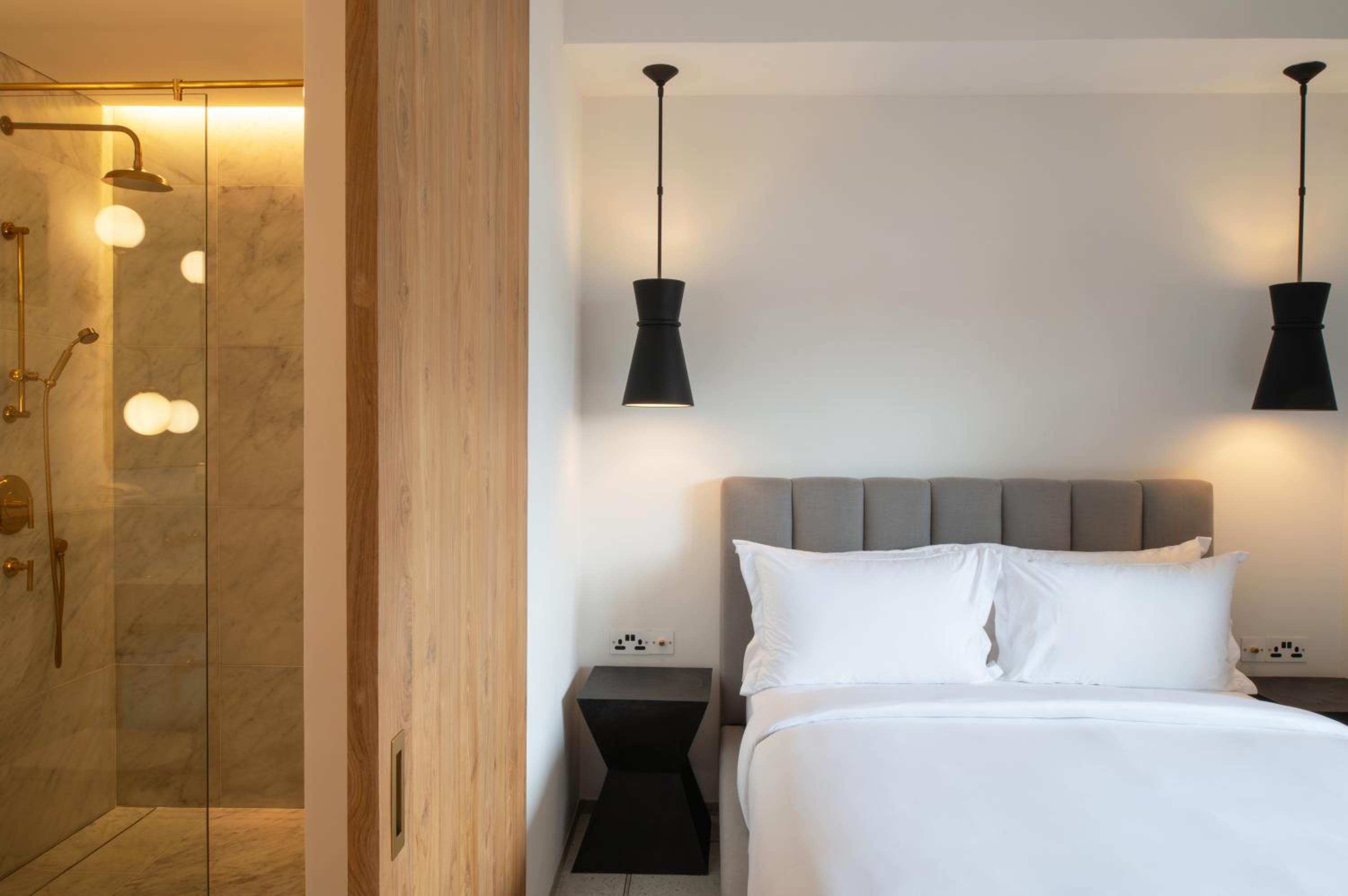 Double Room - Photo 4