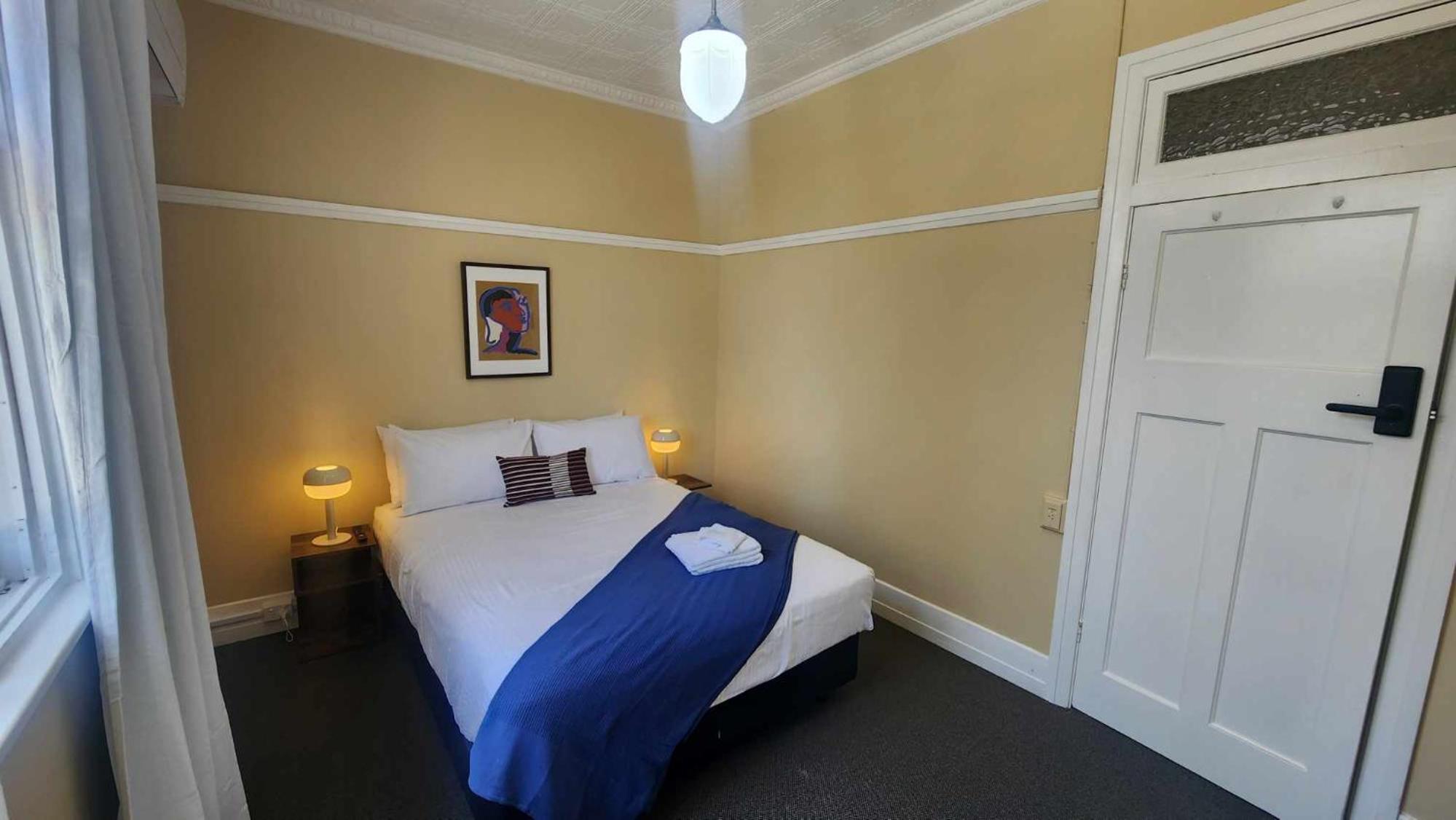 Queen Room photo 3