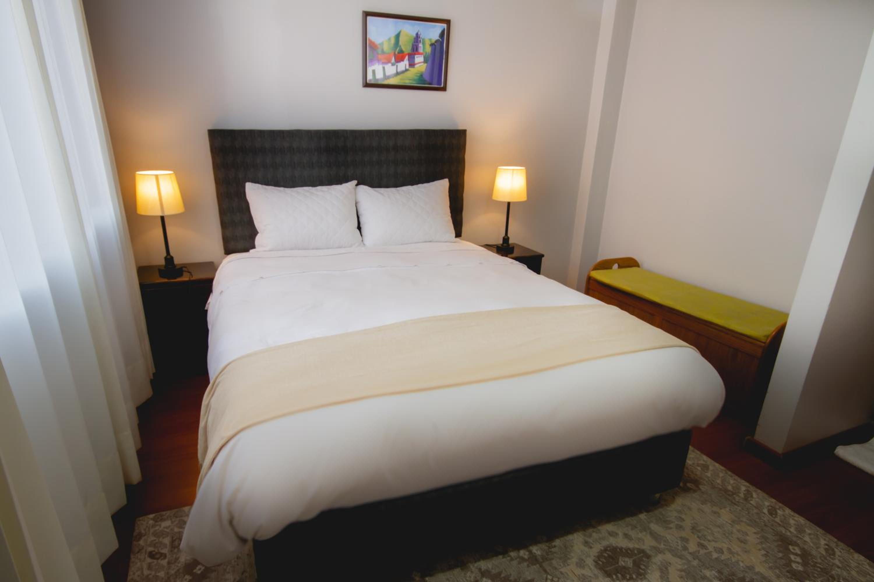 Queen Room photo 1