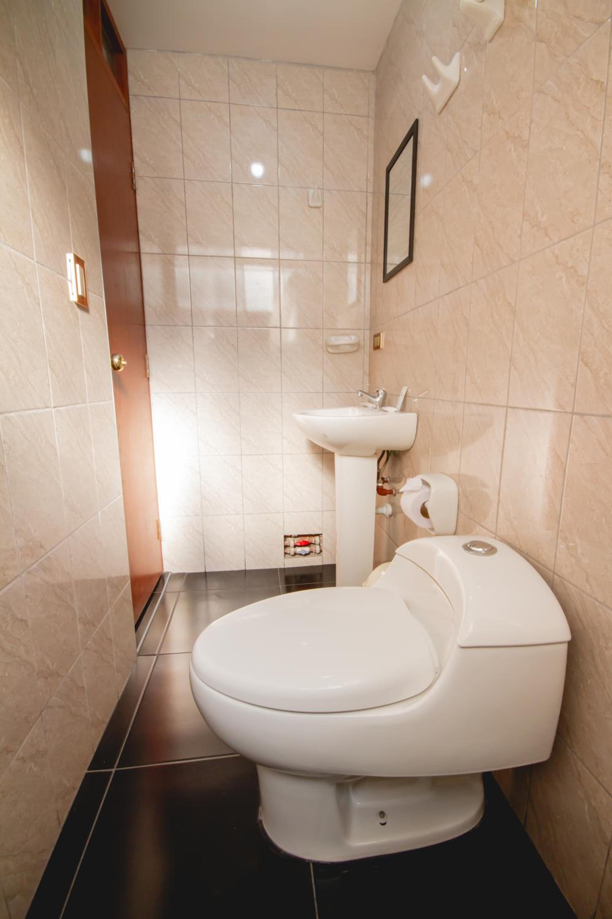 Standard Double Room - Photo 24