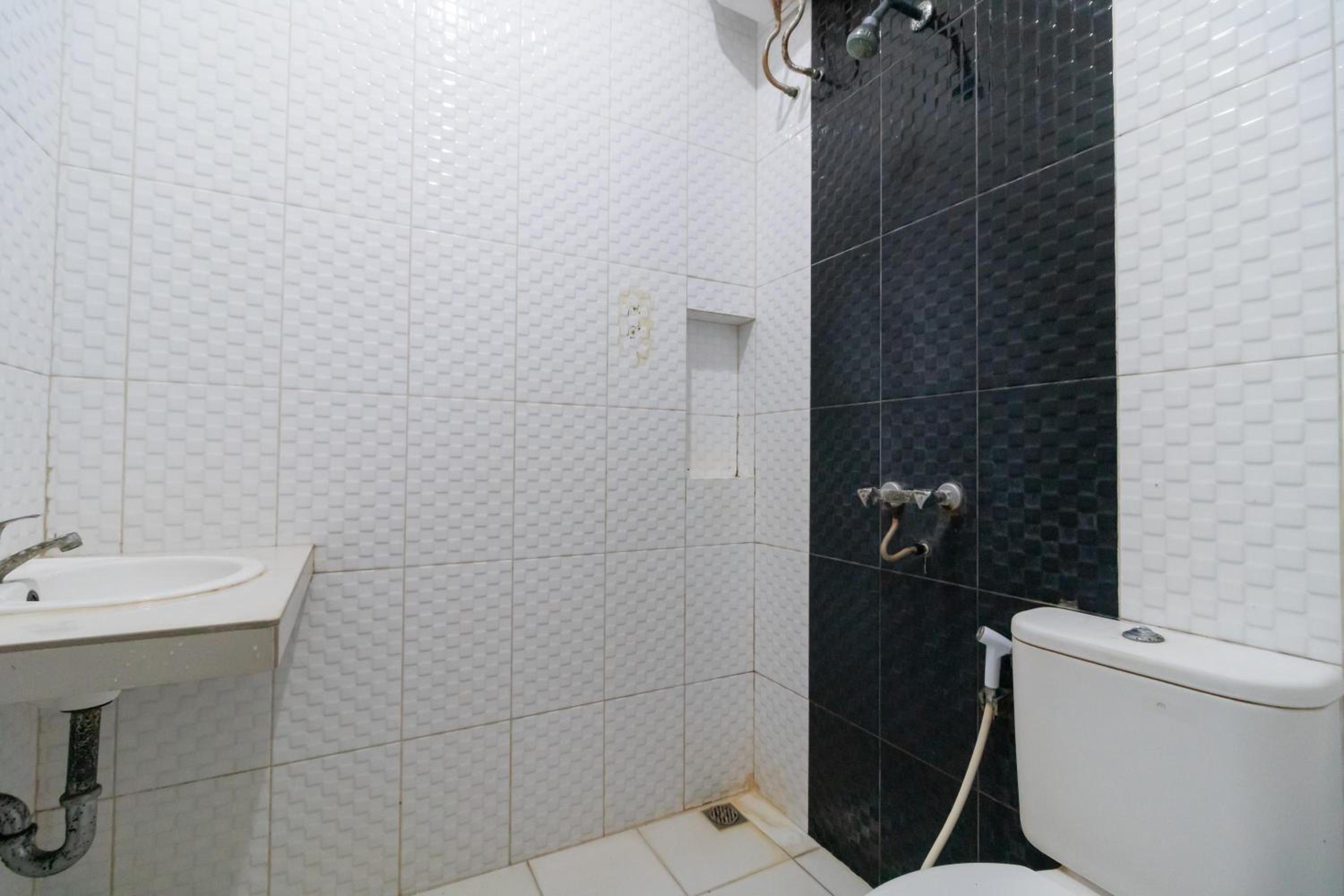 Double Room - Photo 7