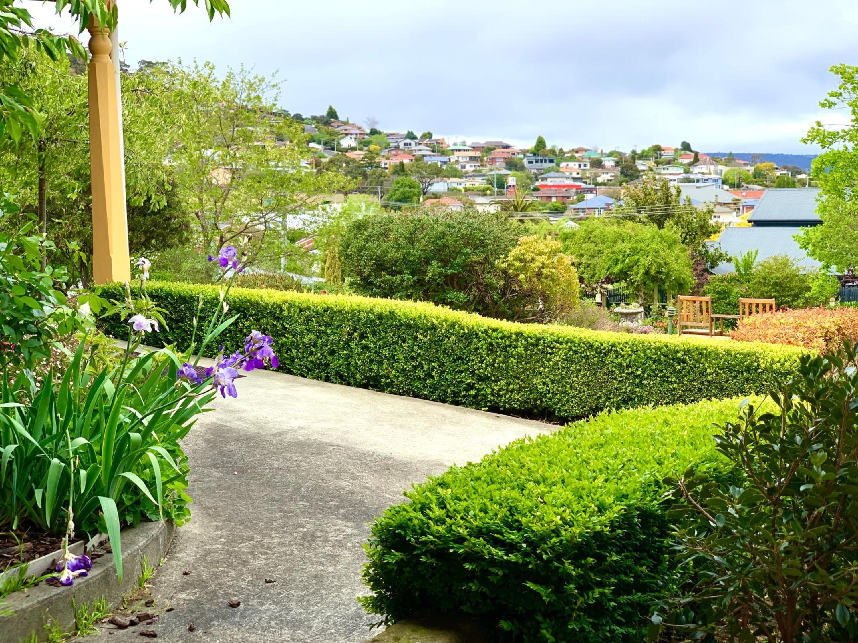 Queen Room with Garden View photo 3