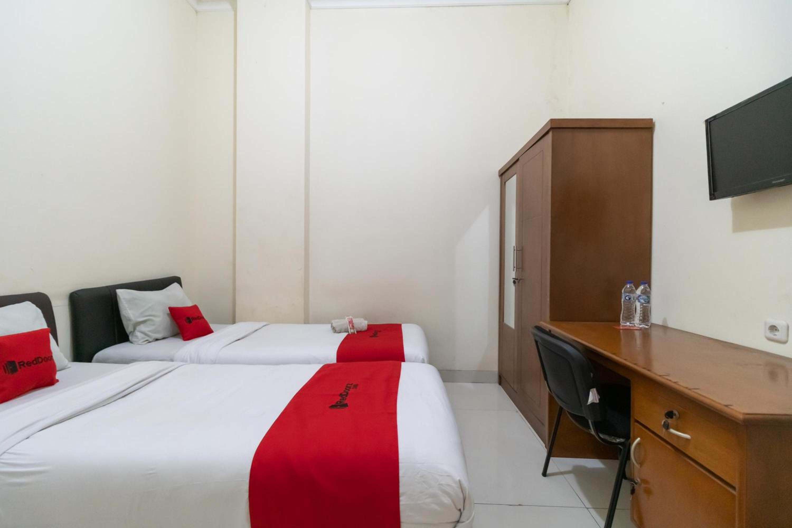 Twin Room - Photo 5