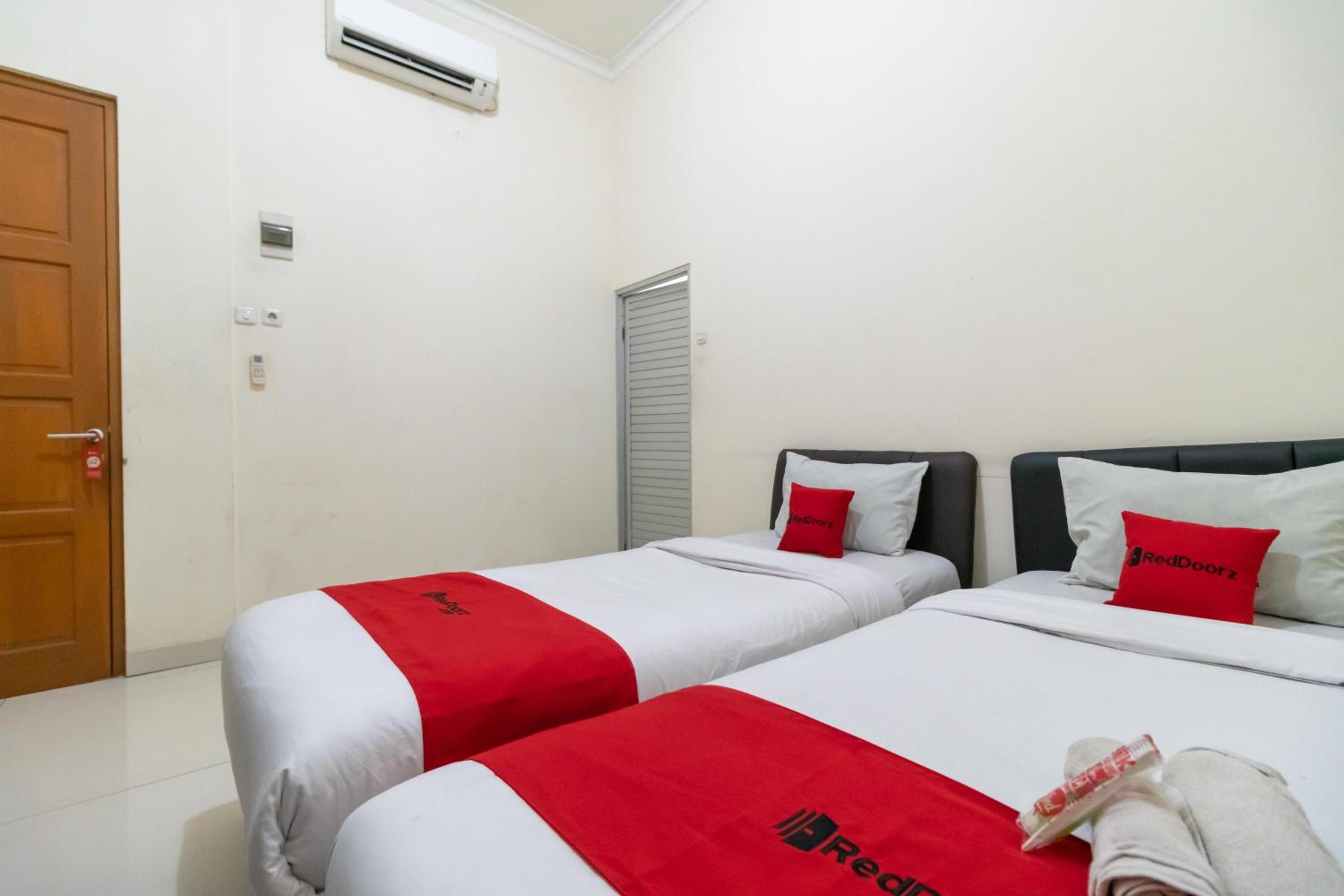 Twin Room - Photo 7