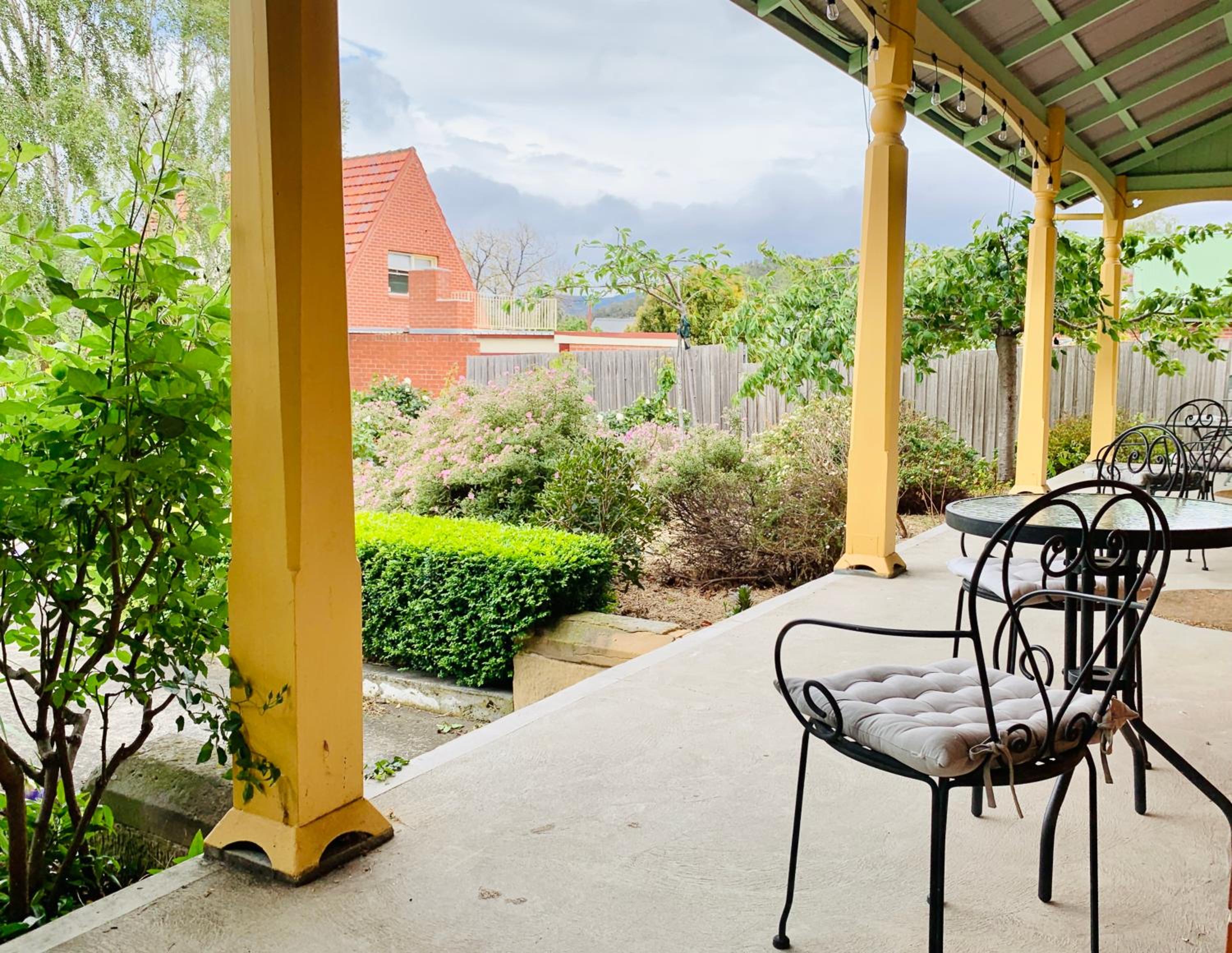 Deluxe Queen Room with Mountain View, River View and Garden View photo 2