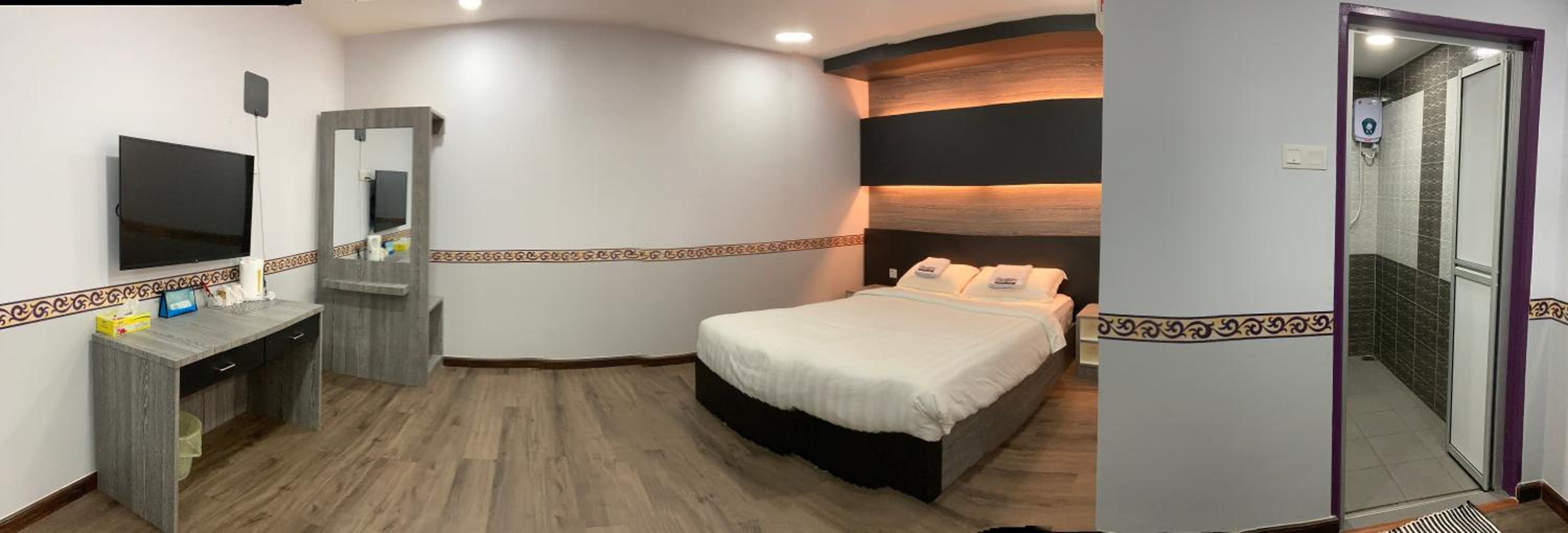 Standard Queen Room