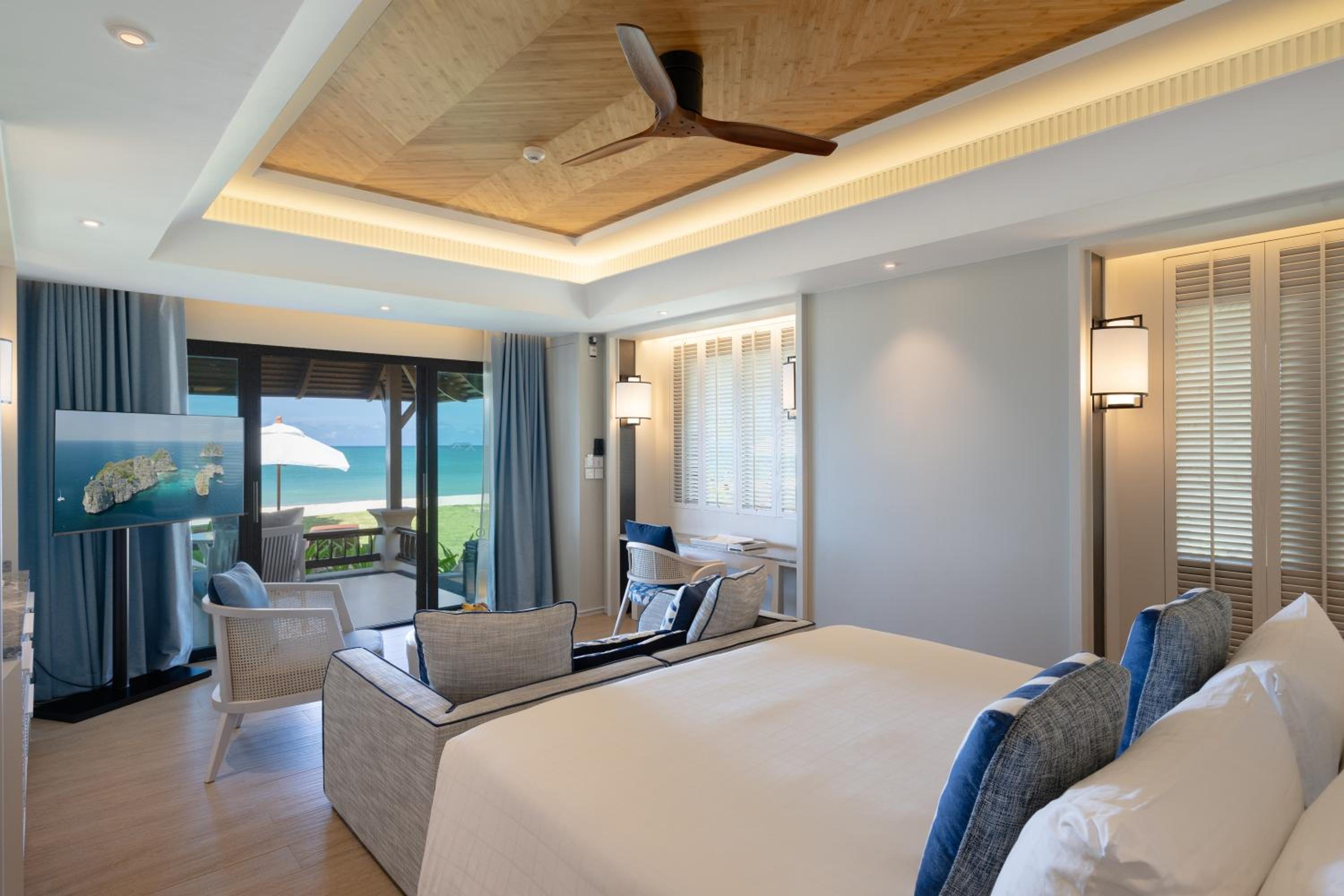 Beach Villa - Free Airport Shuttle - Photo 1