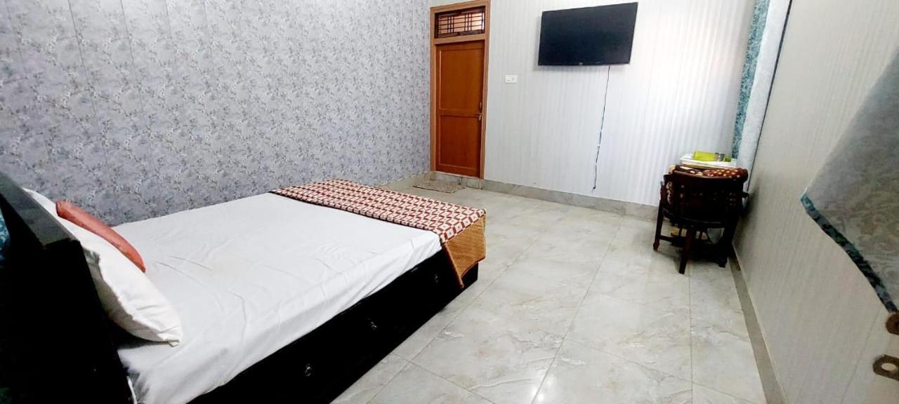 Double Room With Private Bathroom photo 1